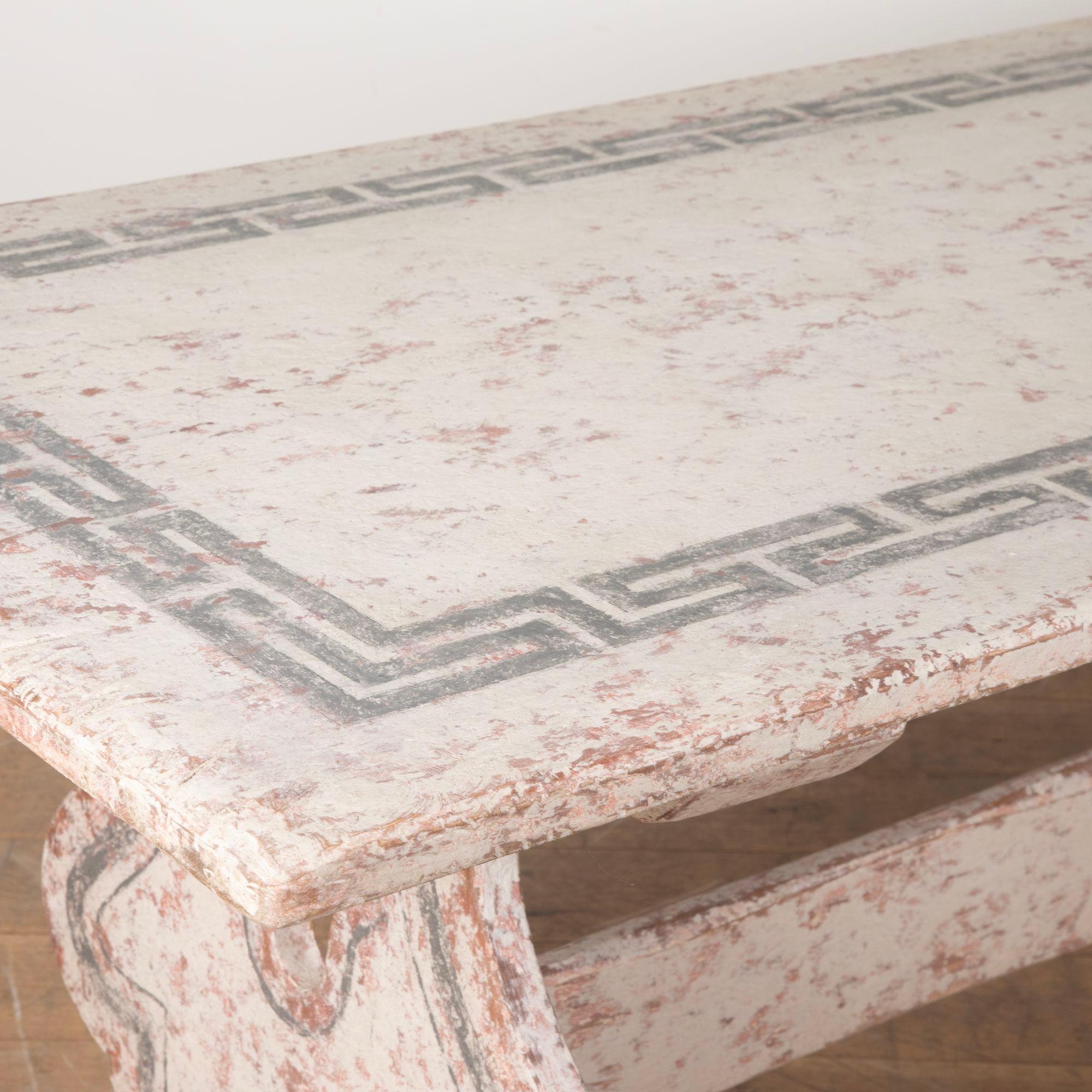 Grande table à tréteaux italienne peinte du début du 20e siècle en vente 2