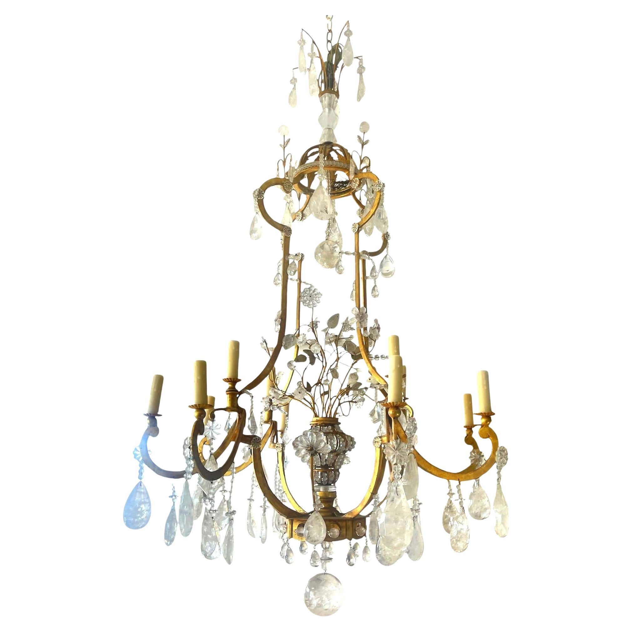 Grande lampadario italiano in cristallo di rocca e metallo dorato dei primi del Novecento in vendita