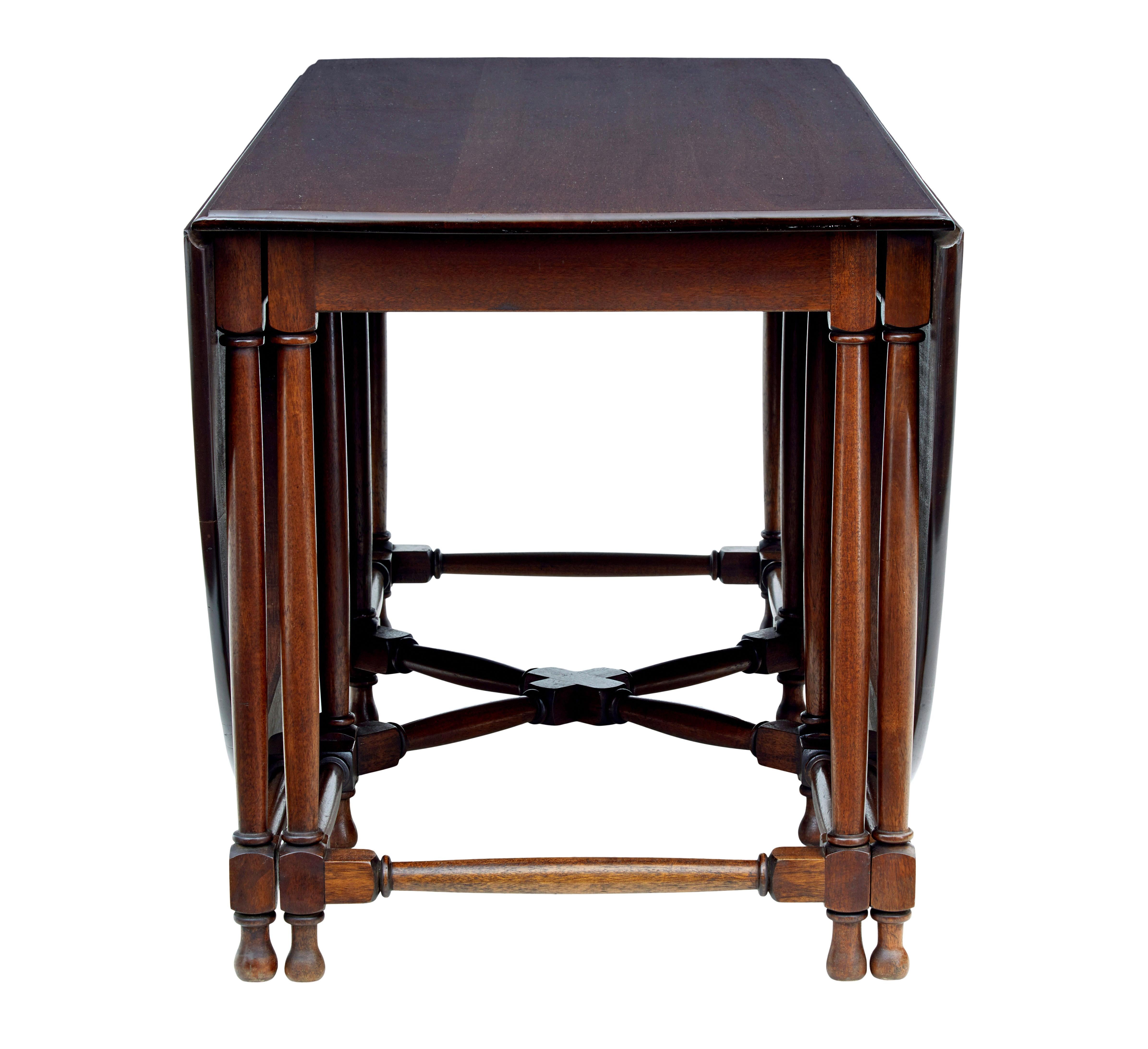 Chippendale Large Early 20th Century Mahogany Gateleg Table For Sale