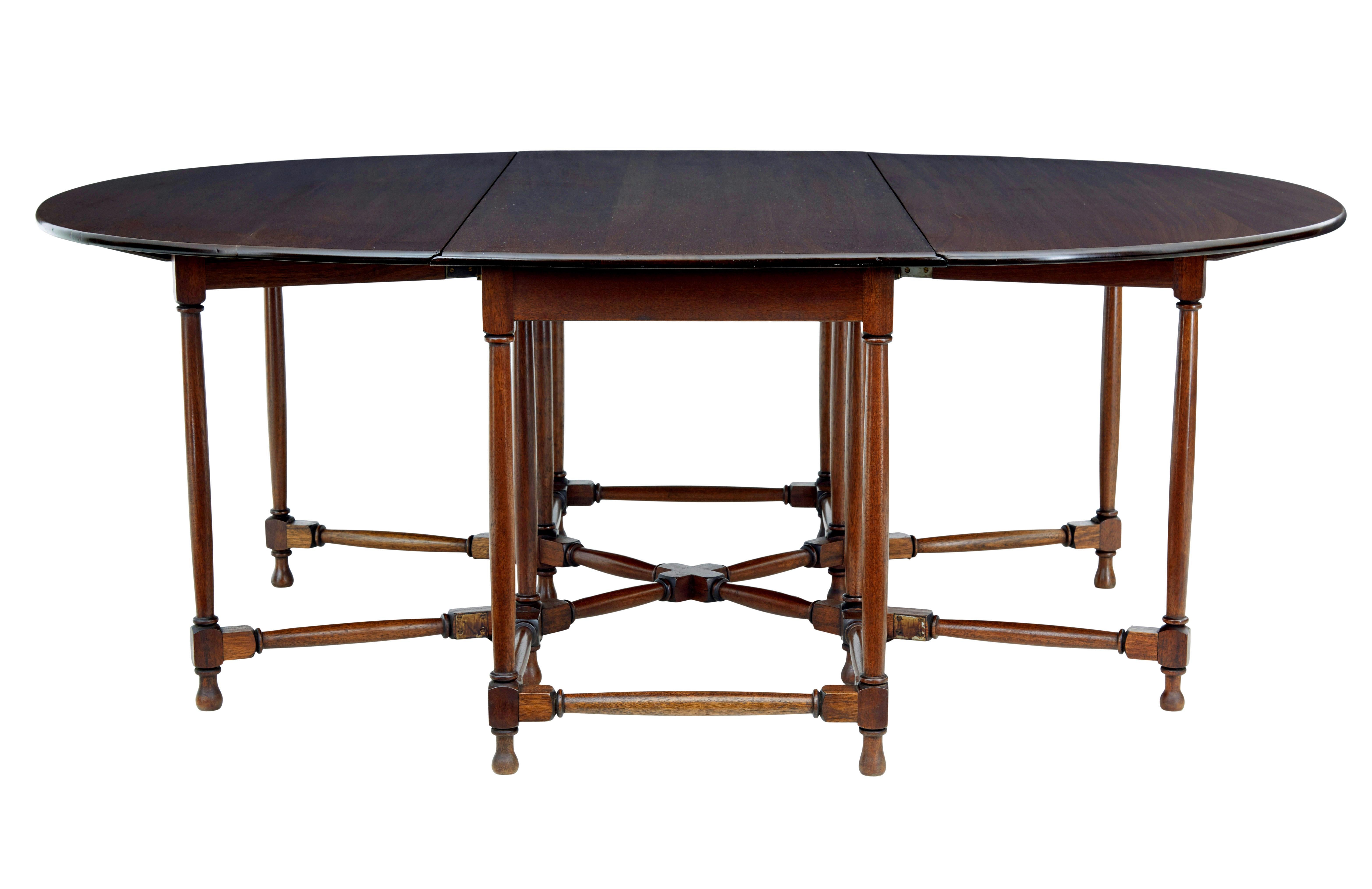 Carved Large early 20th century mahogany gateleg table