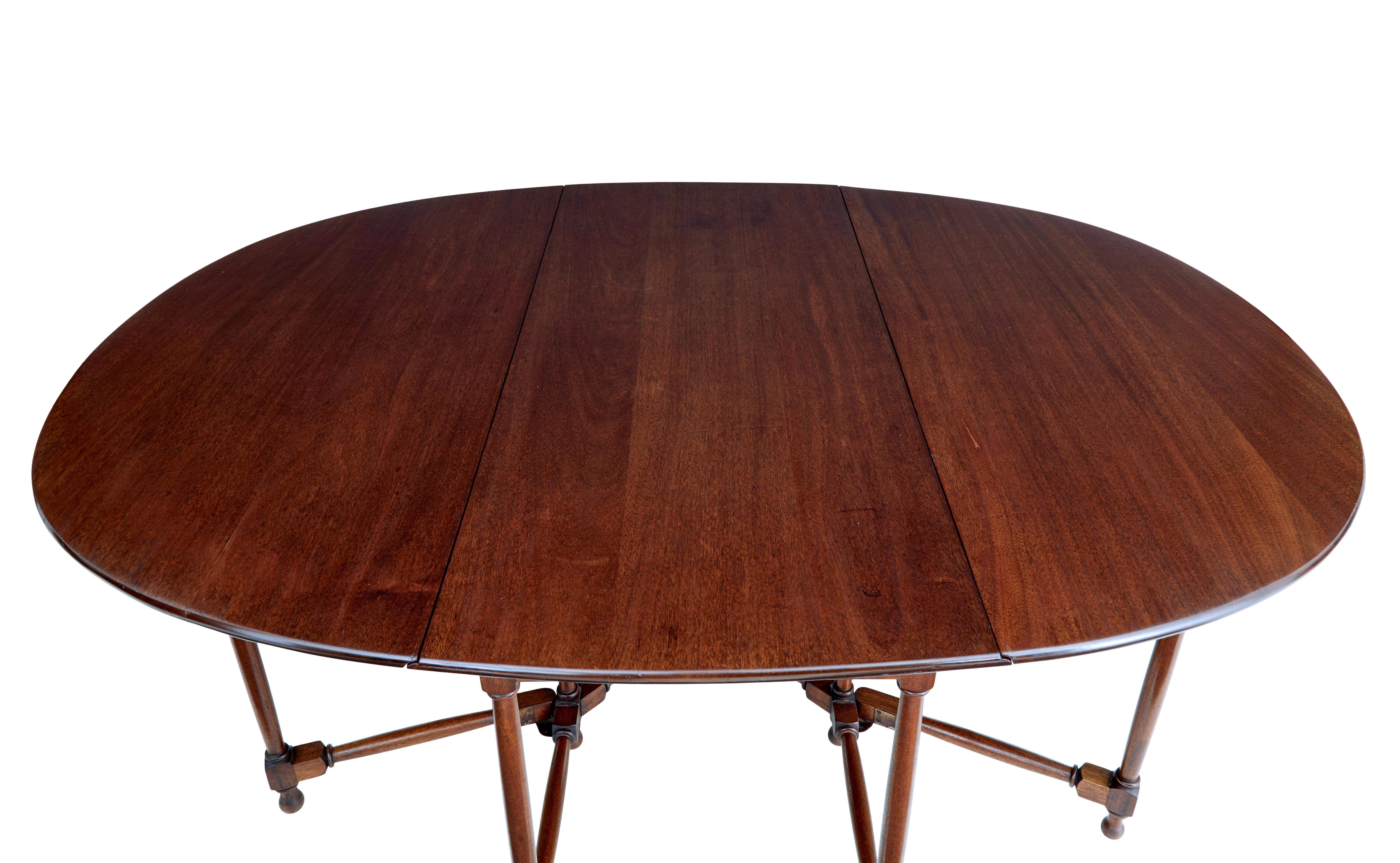 Hand-Crafted Large Early 20th Century Mahogany Gateleg Table For Sale