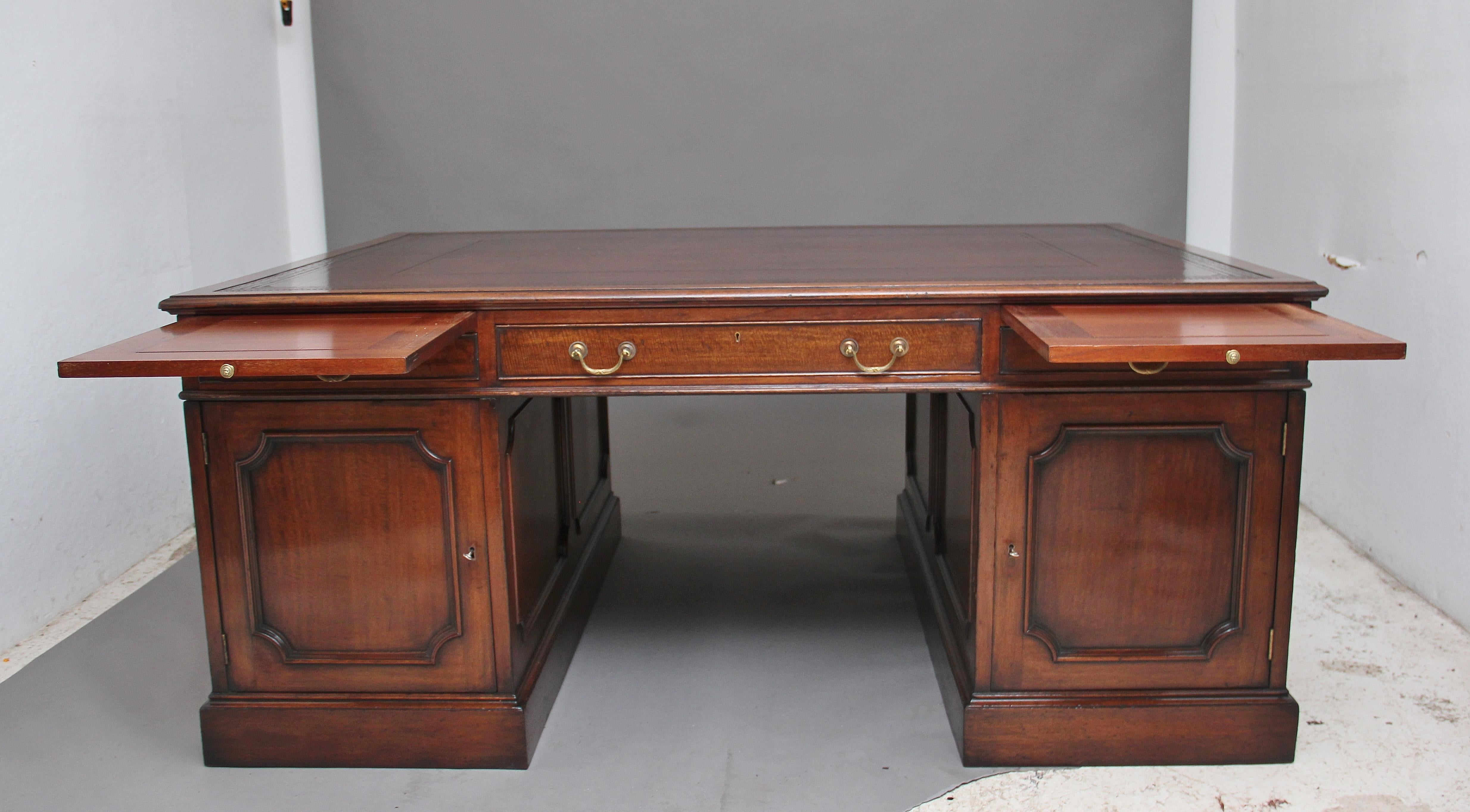 Large Early 20th Century Mahogany Partners Desk 6