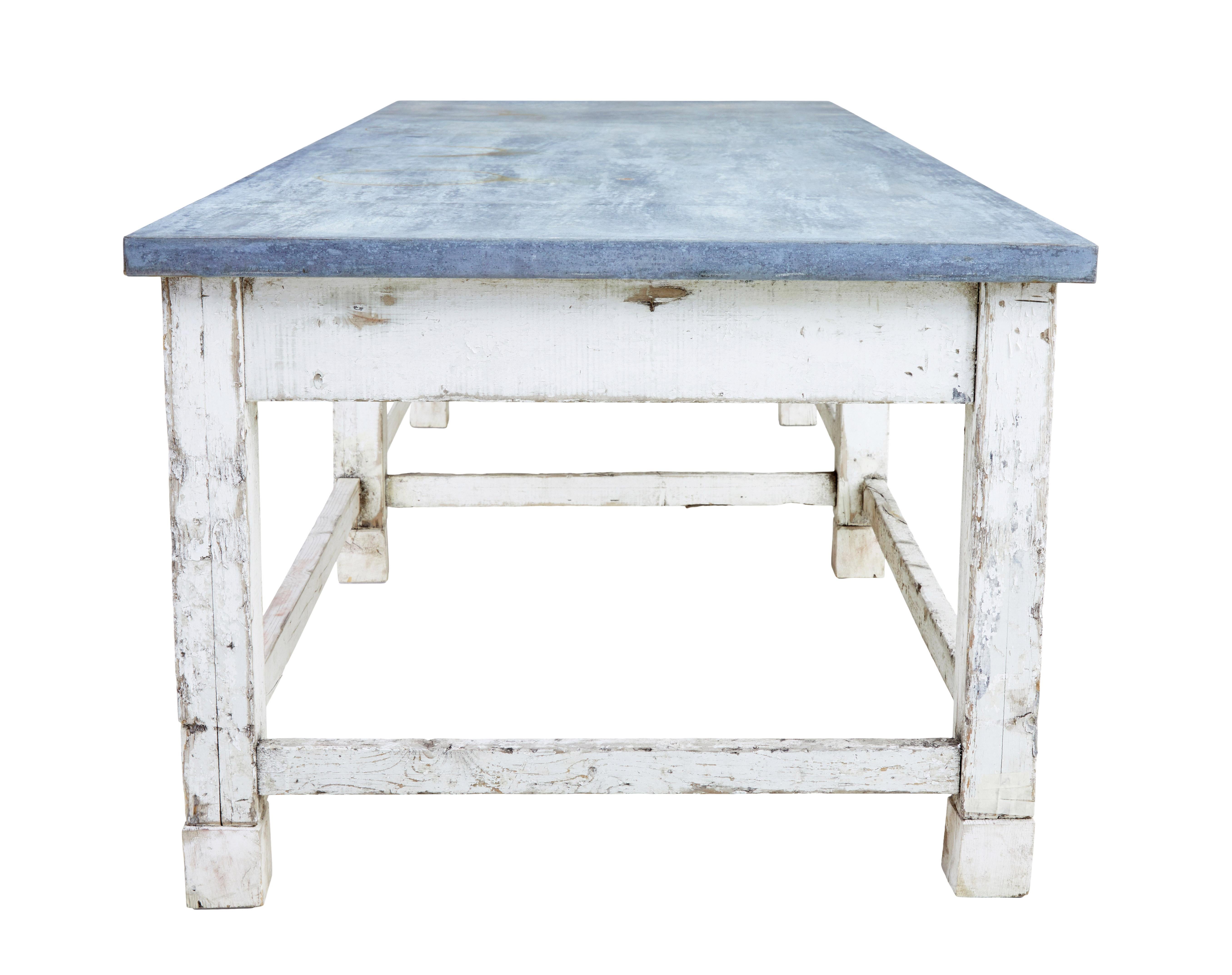 Industrial Large early 20th century pine and zinc industrial table For Sale