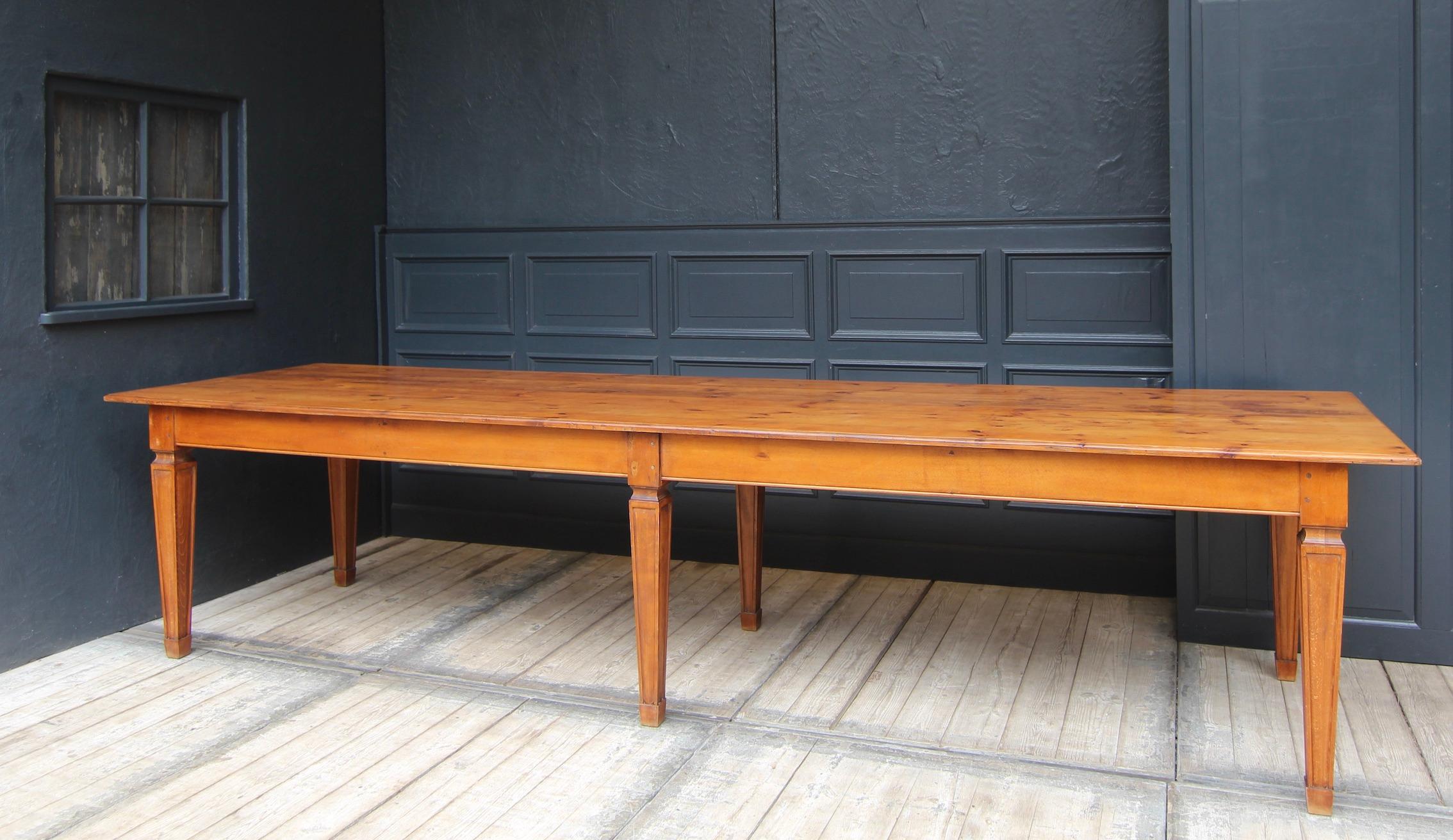 Großer rechteckiger Tisch im Louis-XVI-Stil des frühen 20. Jahrhunderts (Buchenholz) im Angebot
