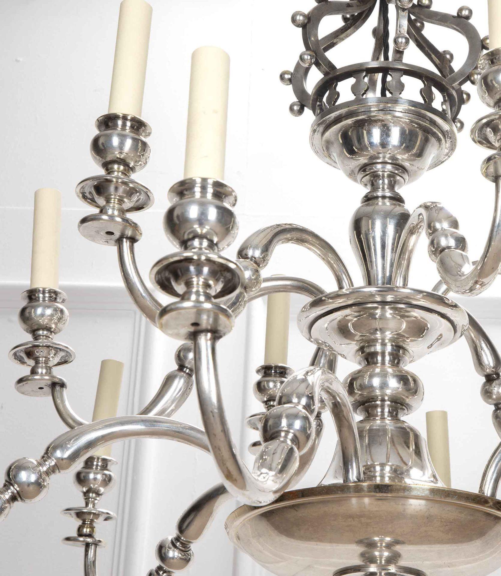 20ième siècle Grand lustre en métal argenté du début du 20e siècle en vente