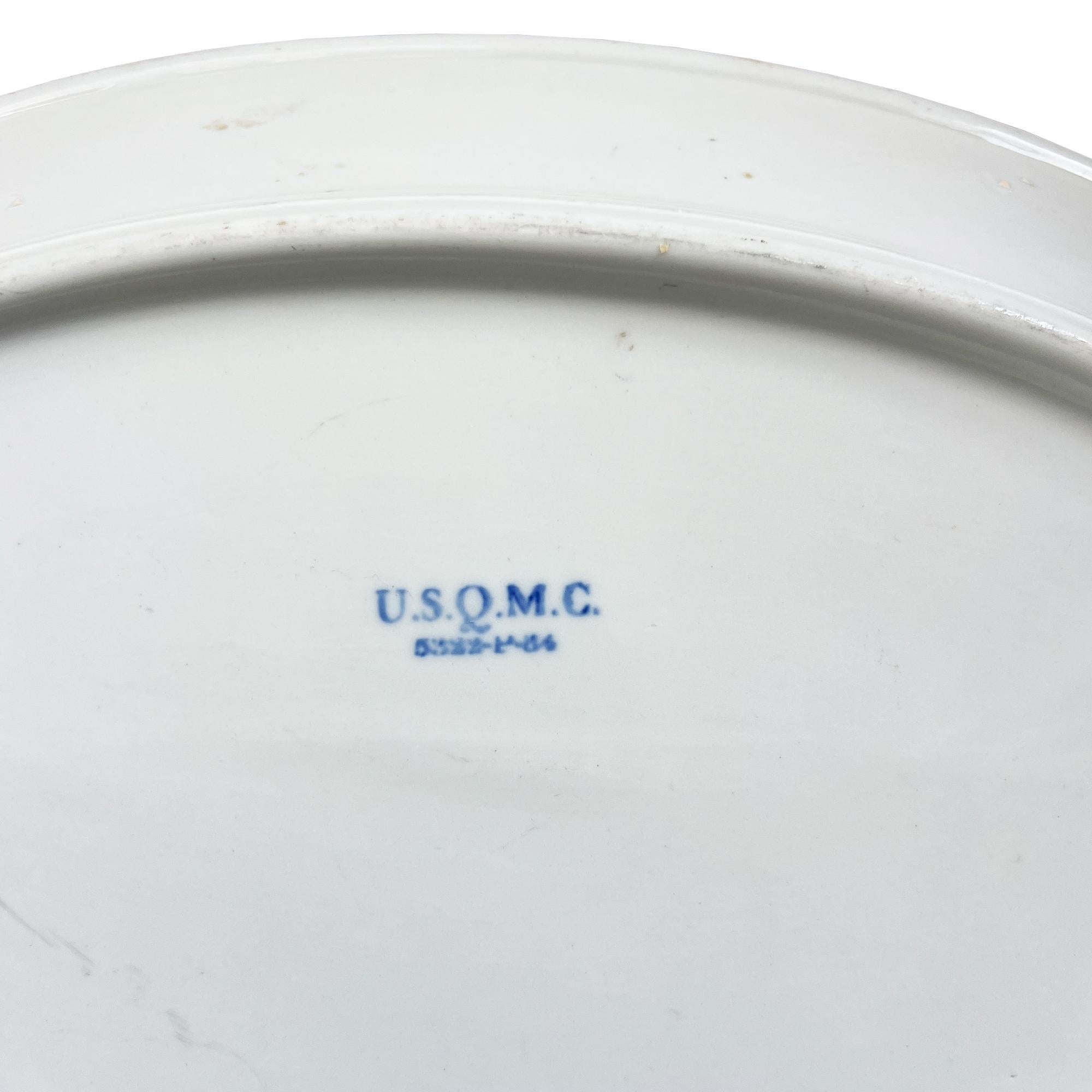 Große U.S.Q.M.C. White Ironstone Servierplatte aus dem frühen 20. Jahrhundert 1920 (Keramik) im Angebot