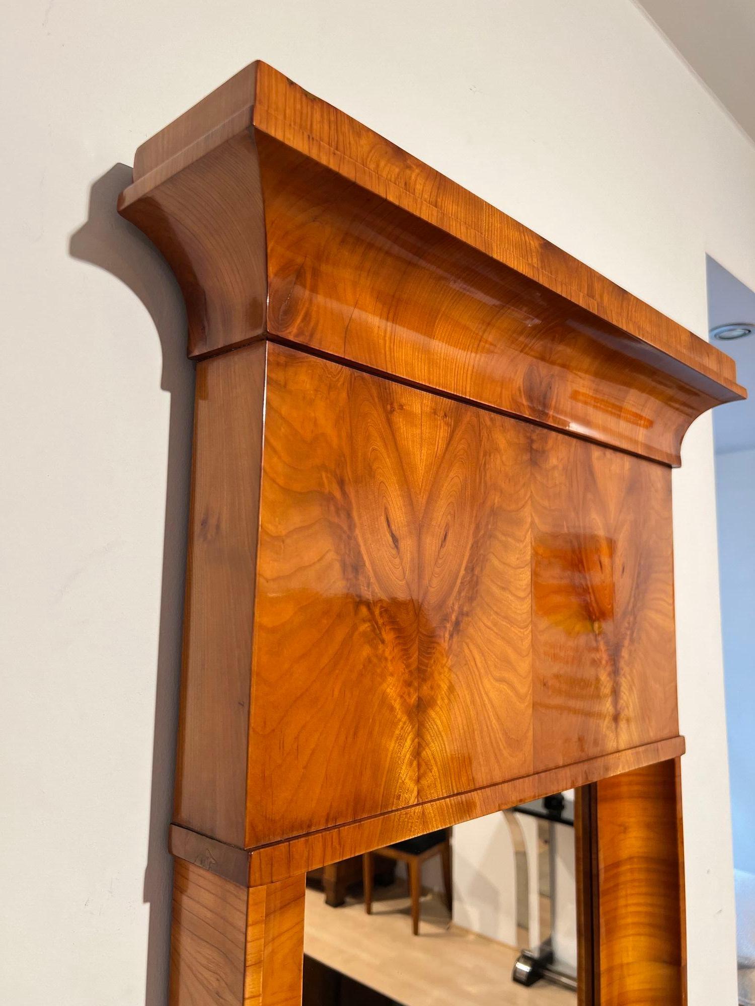 Large Biedermeier Wall Mirror, Cherry Veneer, South Germany circa 1820 3