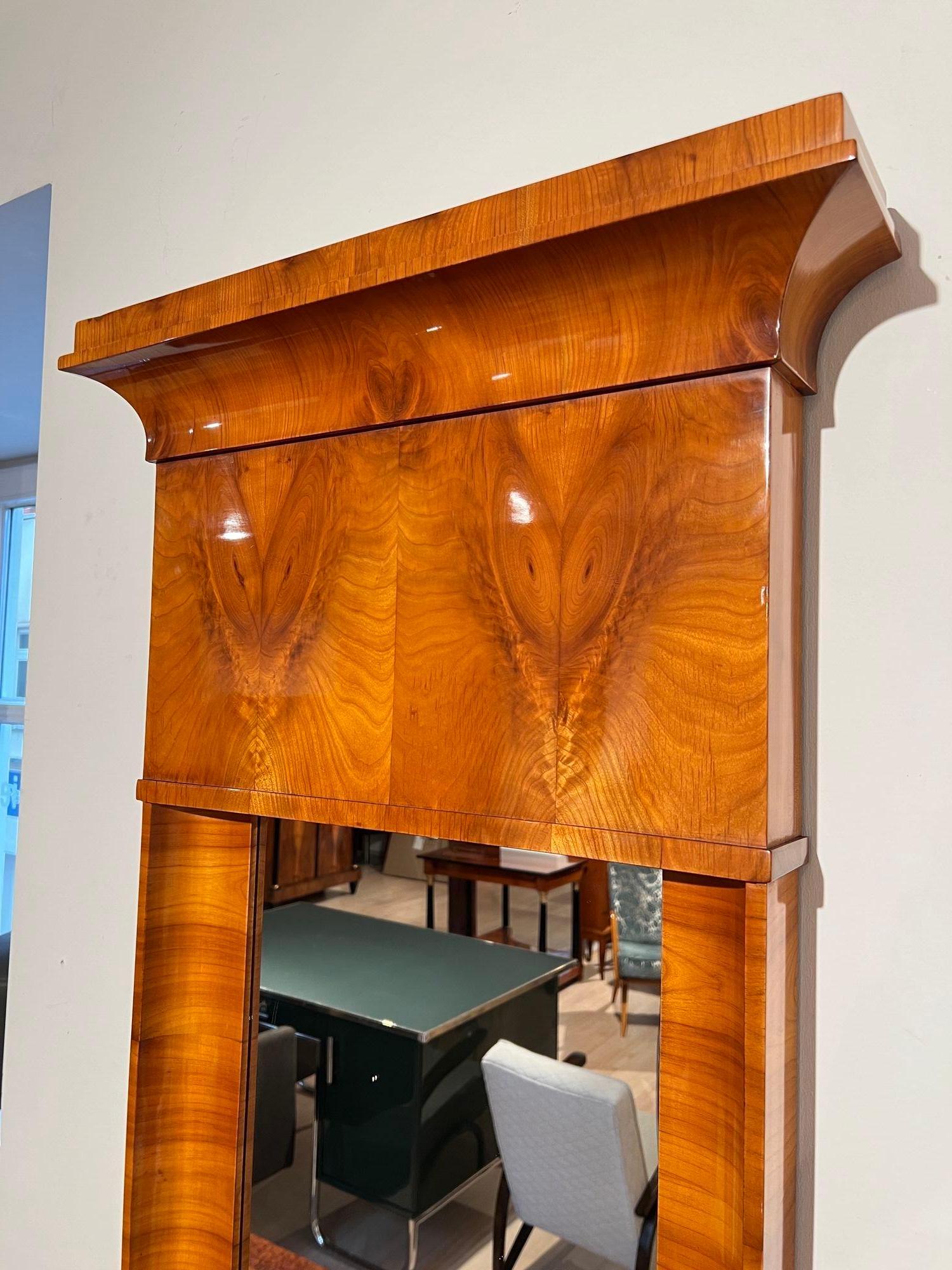Large Biedermeier Wall Mirror, Cherry Veneer, South Germany circa 1820 4
