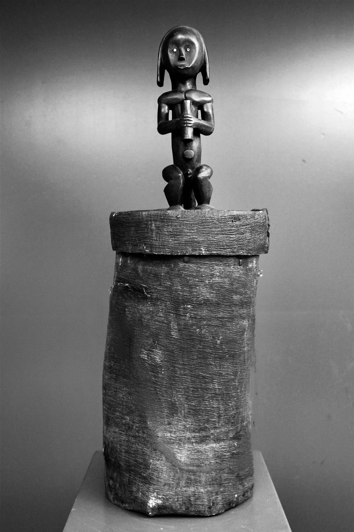 Grande vaso in ceramica scolpita e smaltata Mary and Edwin Scheier in vendita 6