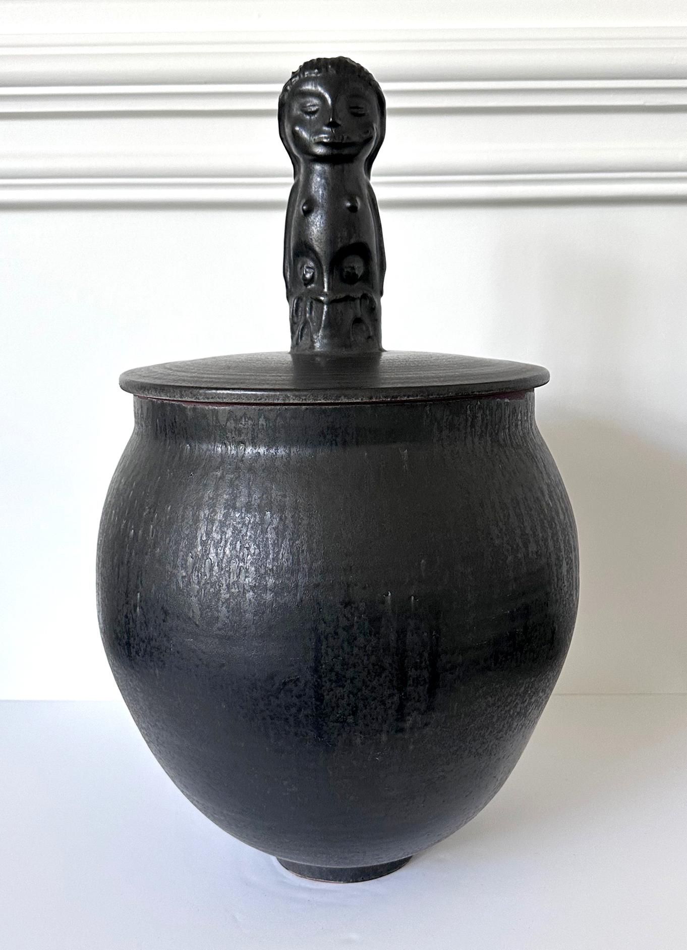 Americano Grande vaso in ceramica scolpita e smaltata Mary and Edwin Scheier in vendita