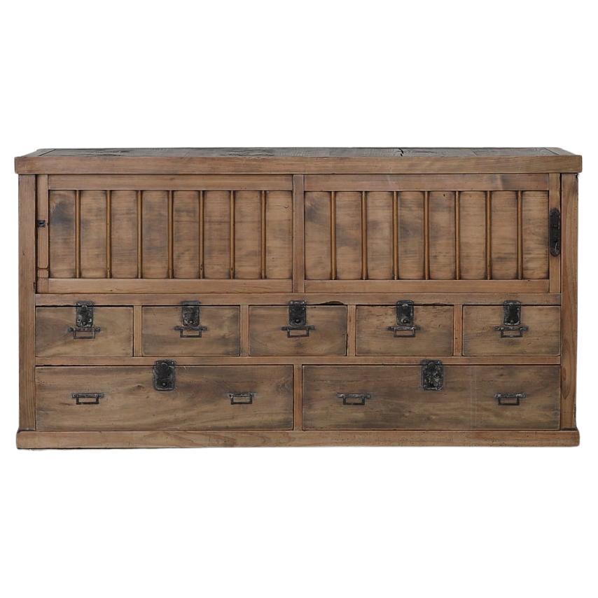 Grand Tansu/Sideboard Wabi Sabi japonais blanchi du début de la période Meiji