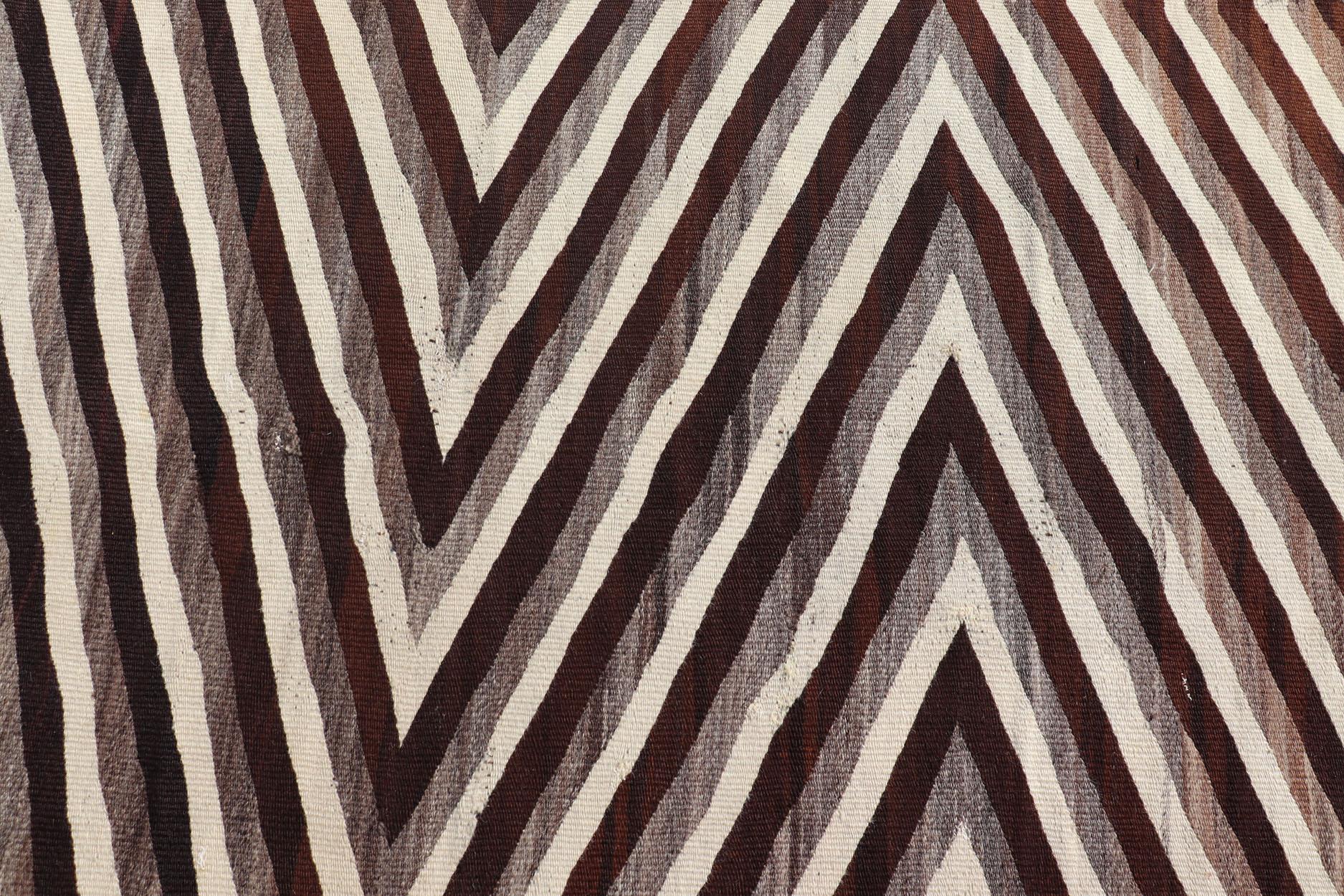 20th Century Large Early Navajo Tribal Rug with Large Zig-Zag Design in Brown, Ivory For Sale