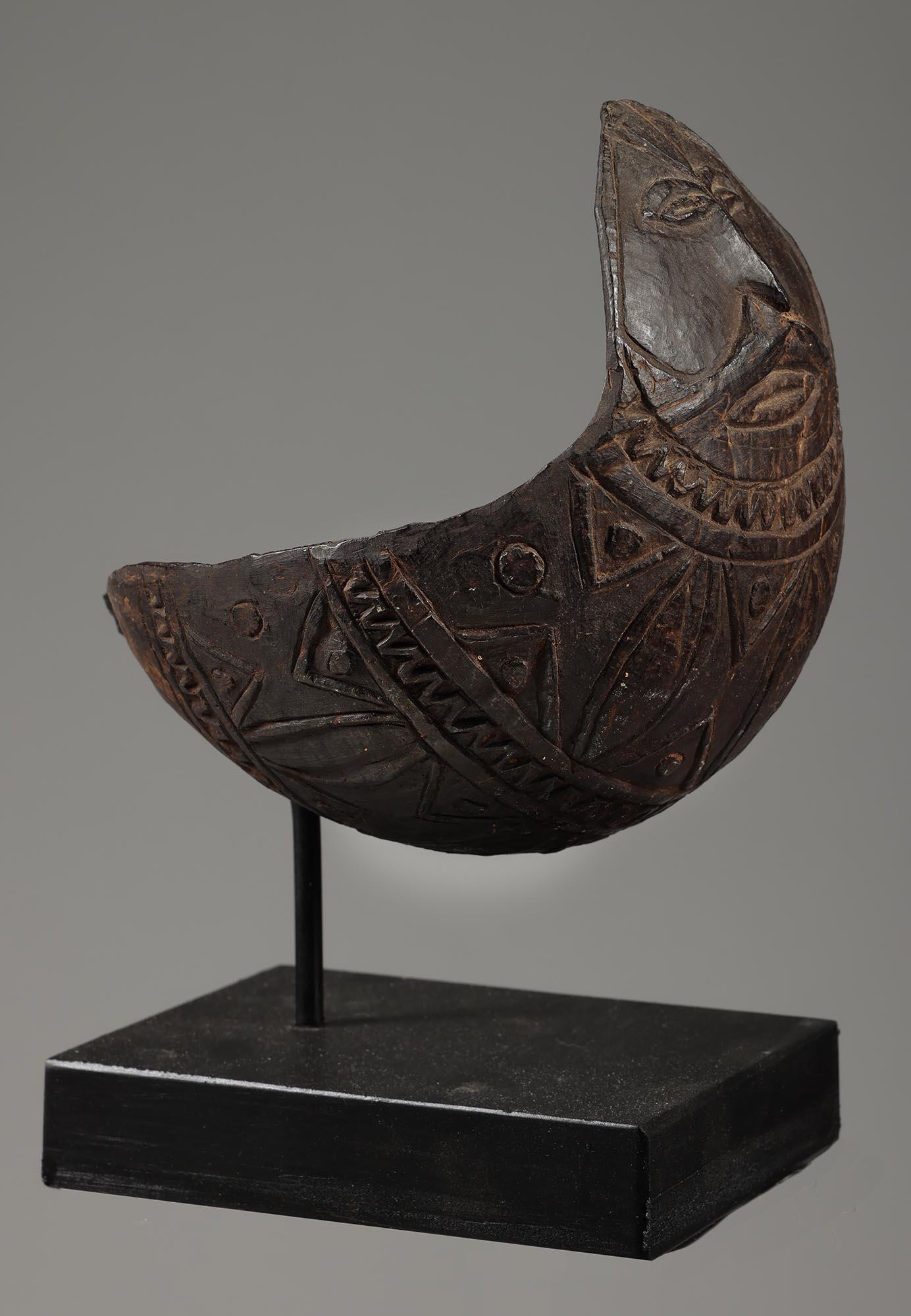 Hand-Crafted Large Early Papua New Guinea Carved Coconut Scoop or Spoon with Figure For Sale
