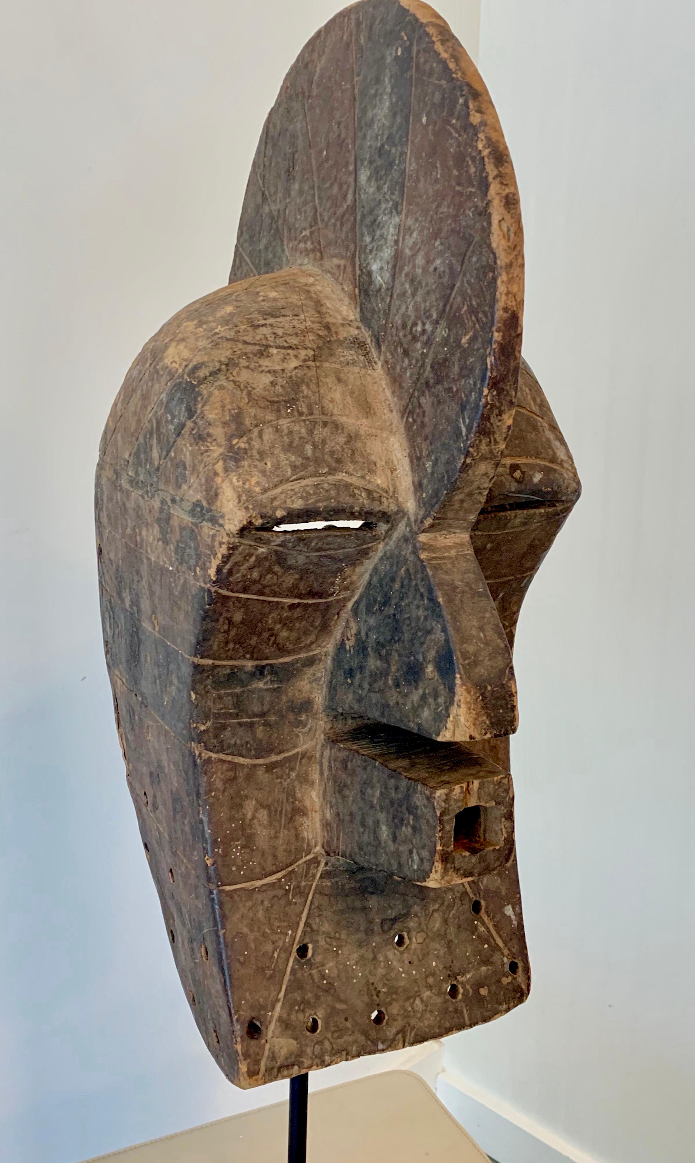 african mask stand