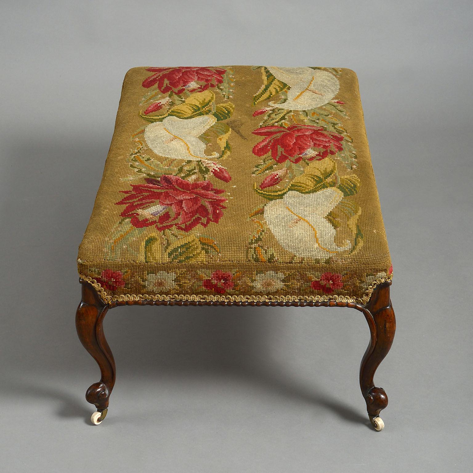 Large Early Victorian Walnut Stool In Good Condition In London, GB