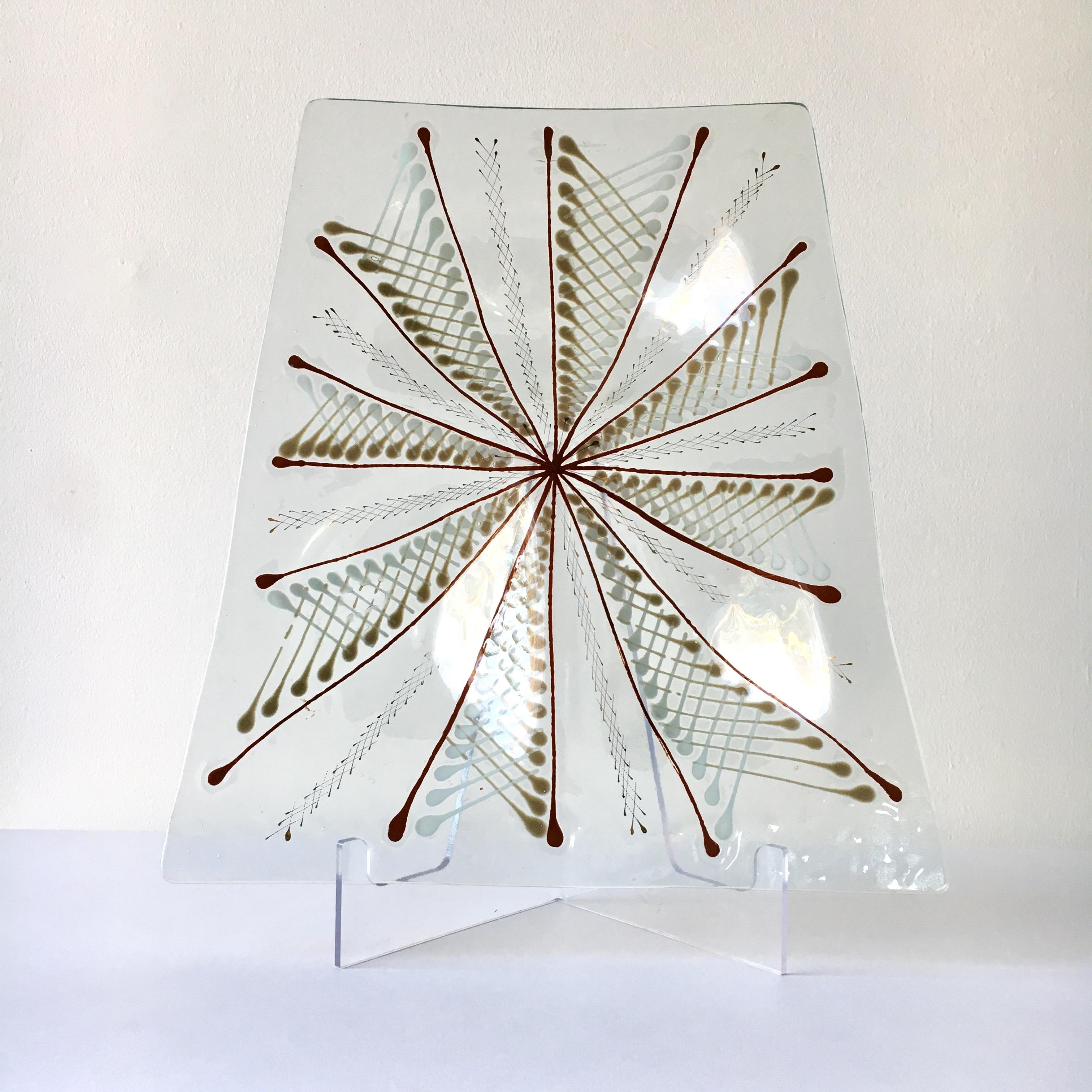 Large Early Wells Street Studio Abstract Fused Glass Plate by Higgins In Excellent Condition For Sale In London, GB