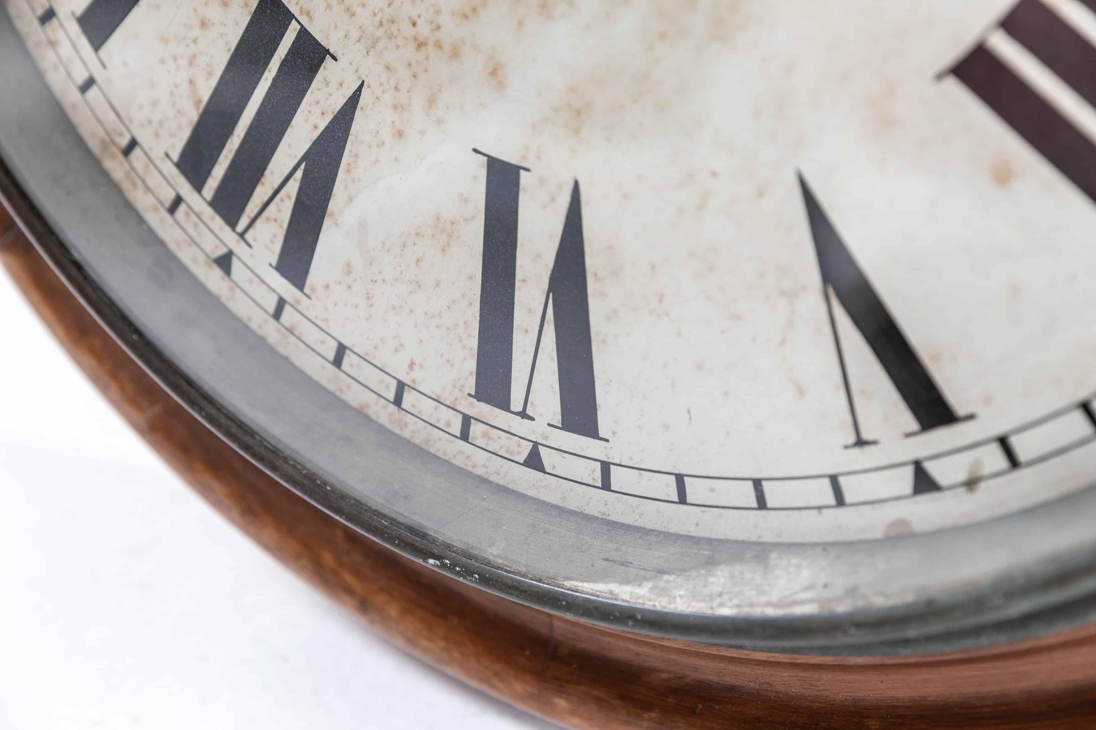Anglais Grande horloge murale en bois des débuts de Leicester pour hommes, vers 1920 en vente