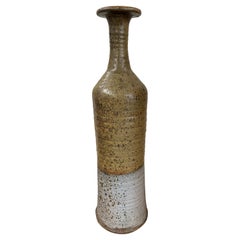 Grand vase en poterie de grès couleur terre