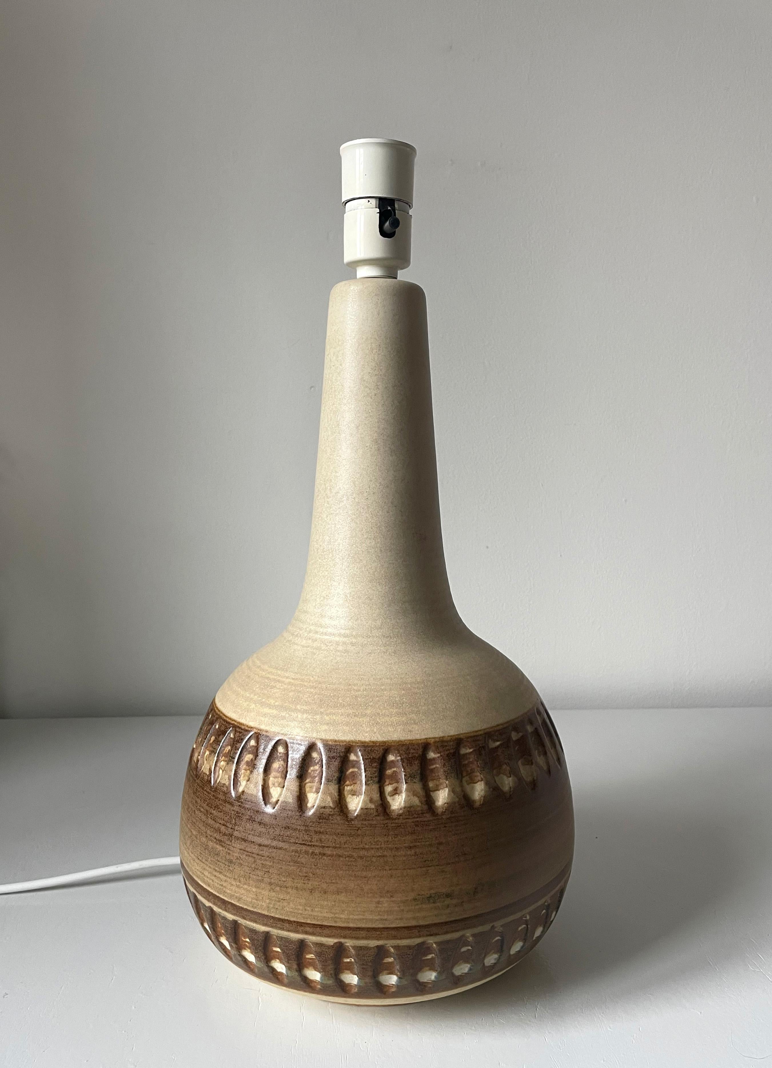 Tall 1960s Danish Modern Earth Toned Stoneware Søholm Lamp In Good Condition For Sale In Copenhagen, DK