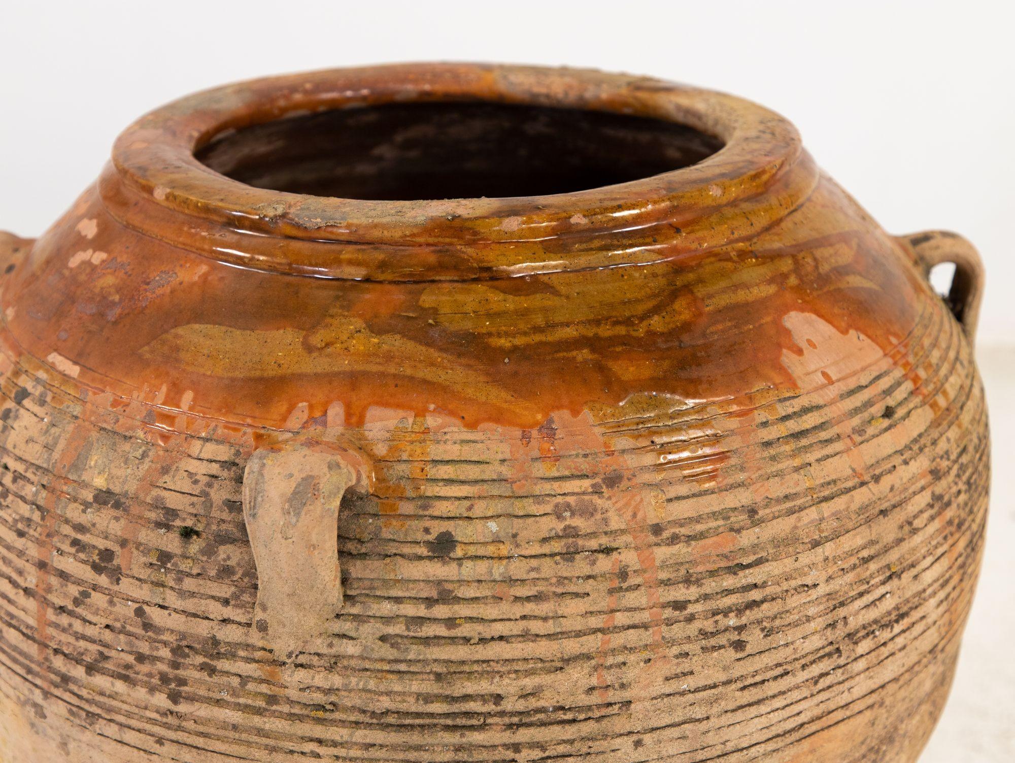 Grand pot en faïence, fin du 19ème siècle Bon état - En vente à South Salem, NY