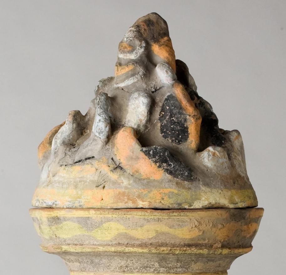 Asia orientale Grande vaso di terracotta con coperchio Hill in vendita