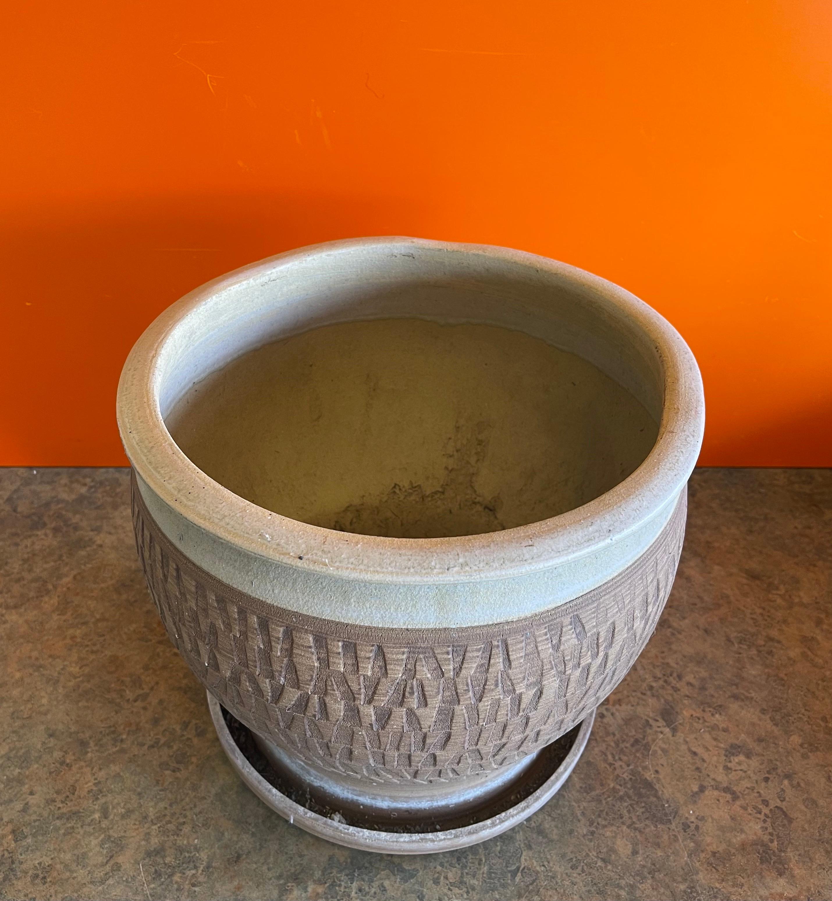 American Large Earthenware Pottery Planter in the Style of David Cressey / Robert Maxwell For Sale