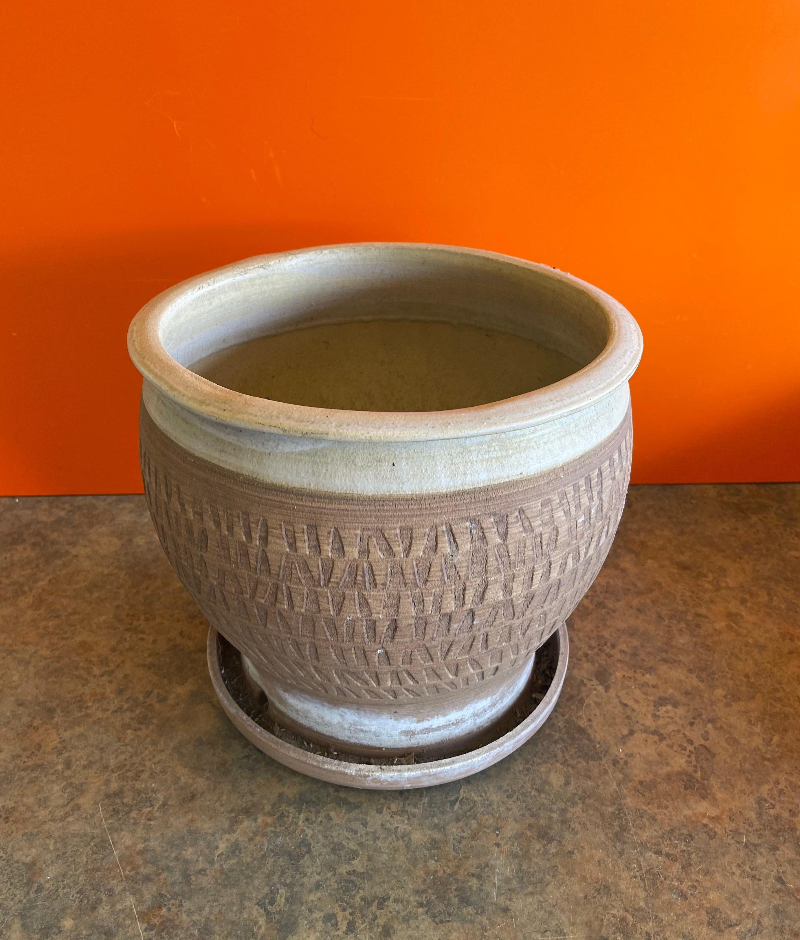 Hand-Crafted Large Earthenware Pottery Planter in the Style of David Cressey / Robert Maxwell For Sale