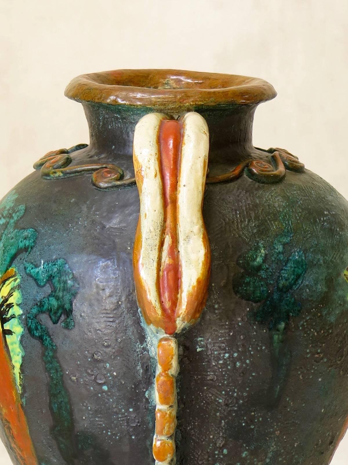 Grand vase en faïence avec décor de poissons, France, vers 1950 en vente 3