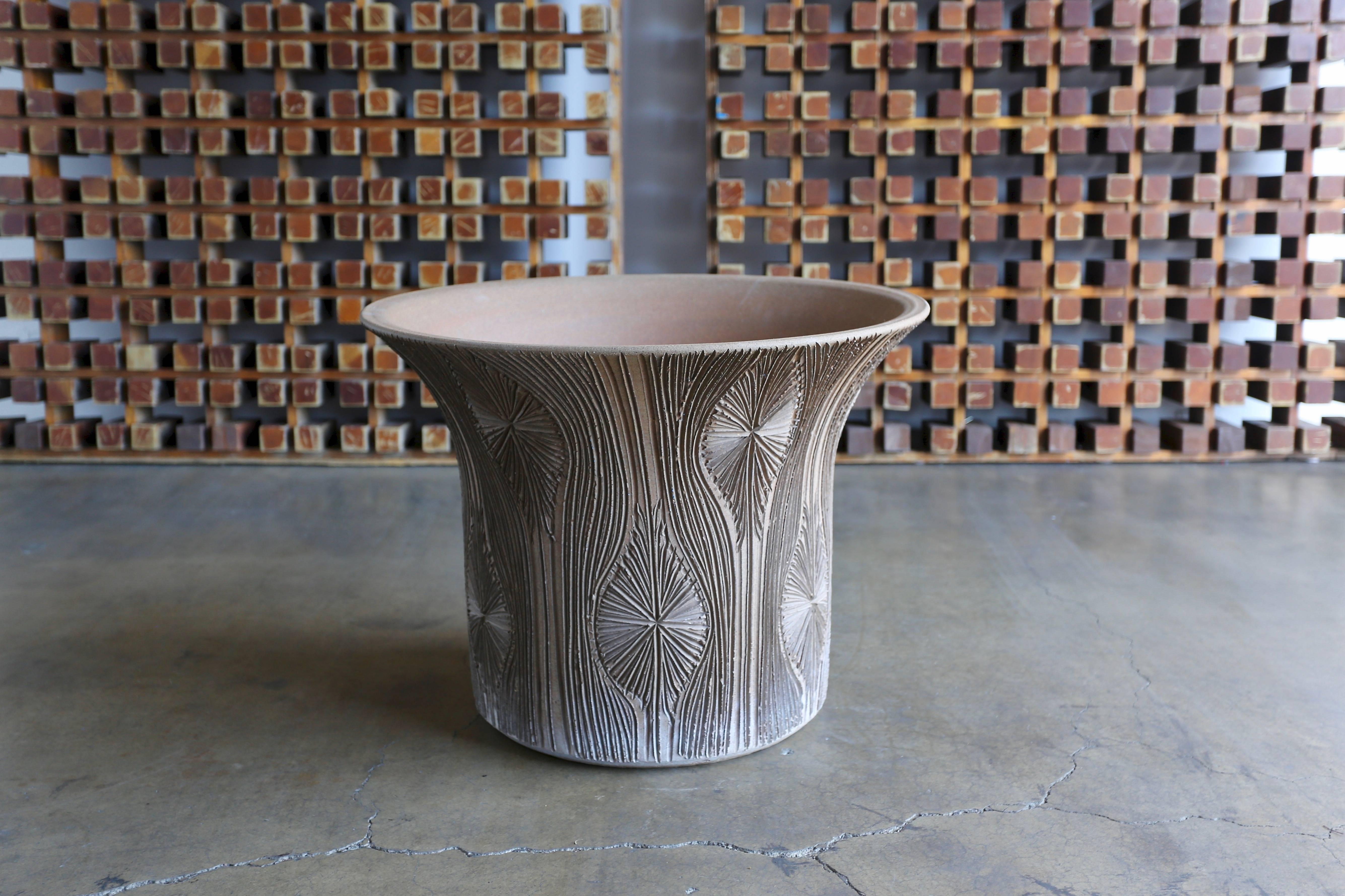 Mid-Century Modern Large Earthgender Planter by Robert Maxwell & David Cressey 