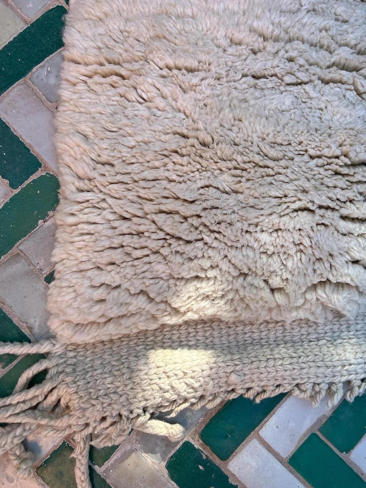 Grand tapis marocain Beni M'Rirt tissé à la main au design abstrait en vente 4