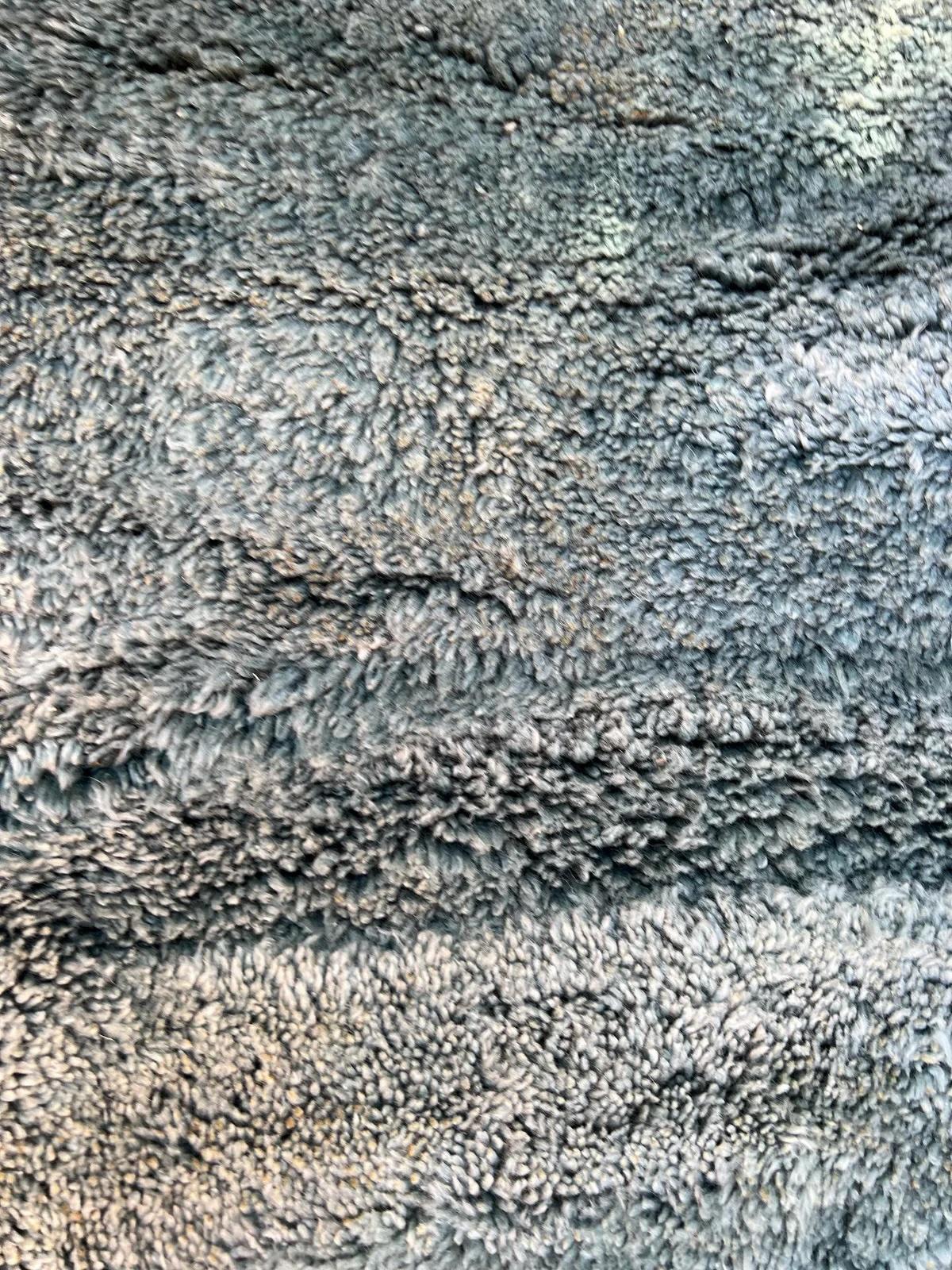 XXIe siècle et contemporain Grand tapis marocain Beni M'Rirt tissé à la main au design abstrait en vente