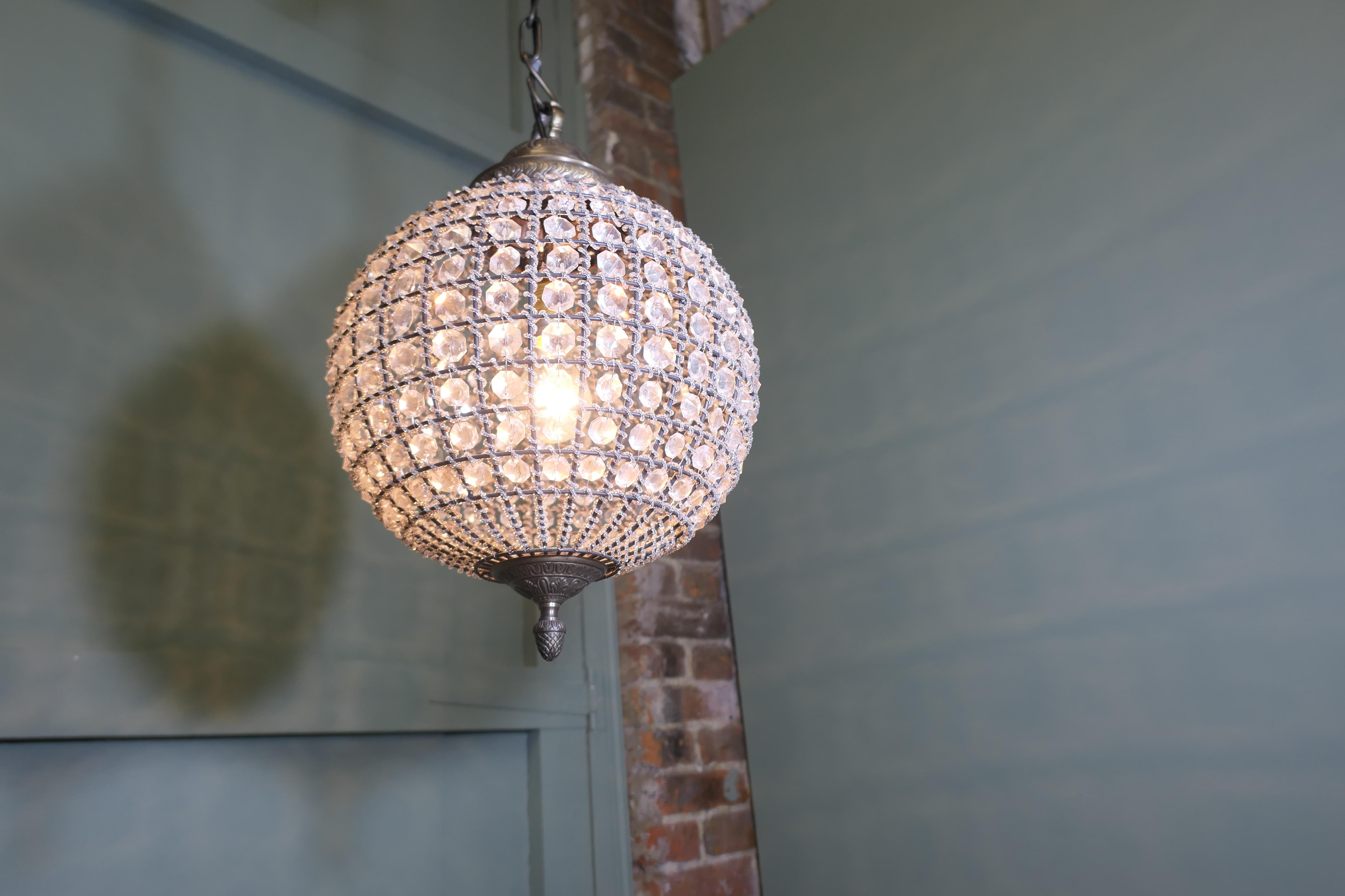Vetro Grande lampada a sospensione a globo in stile orientale in vendita