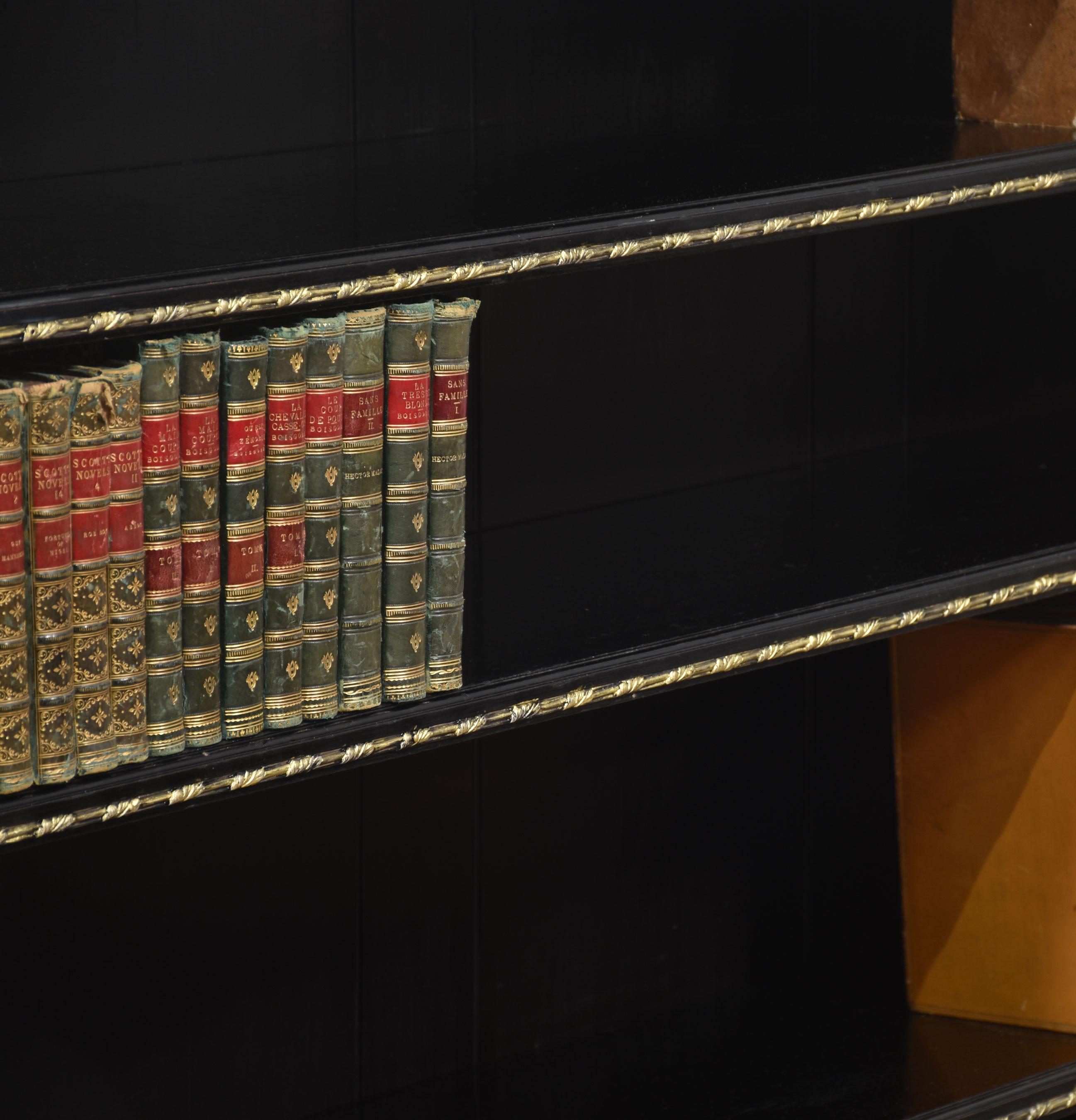 Gran librería abierta montada en latón ebonizado en venta 5