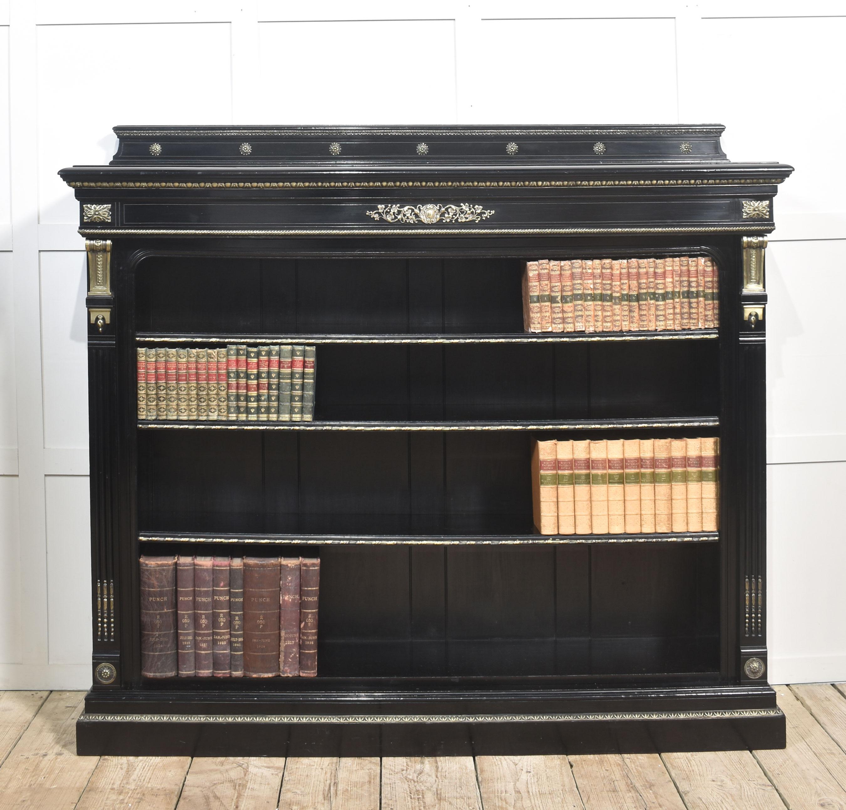 Gran librería abierta montada en latón ebonizado Británico en venta