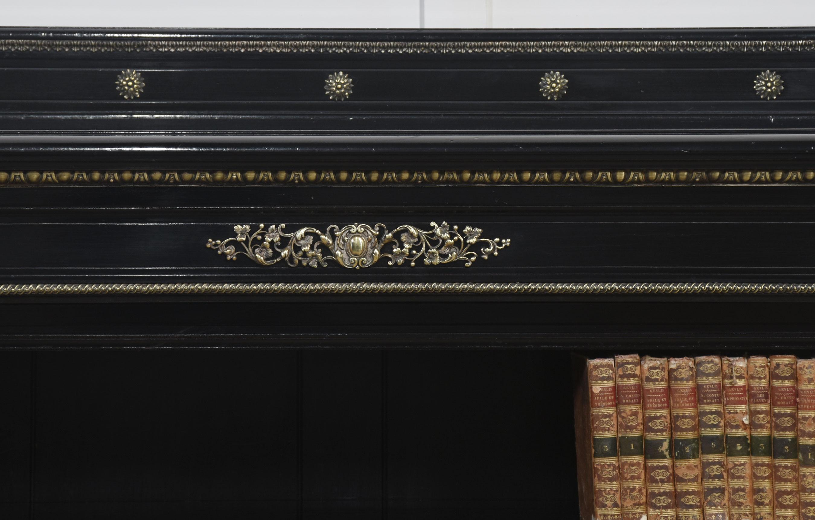 Gran librería abierta montada en latón ebonizado siglo XIX en venta