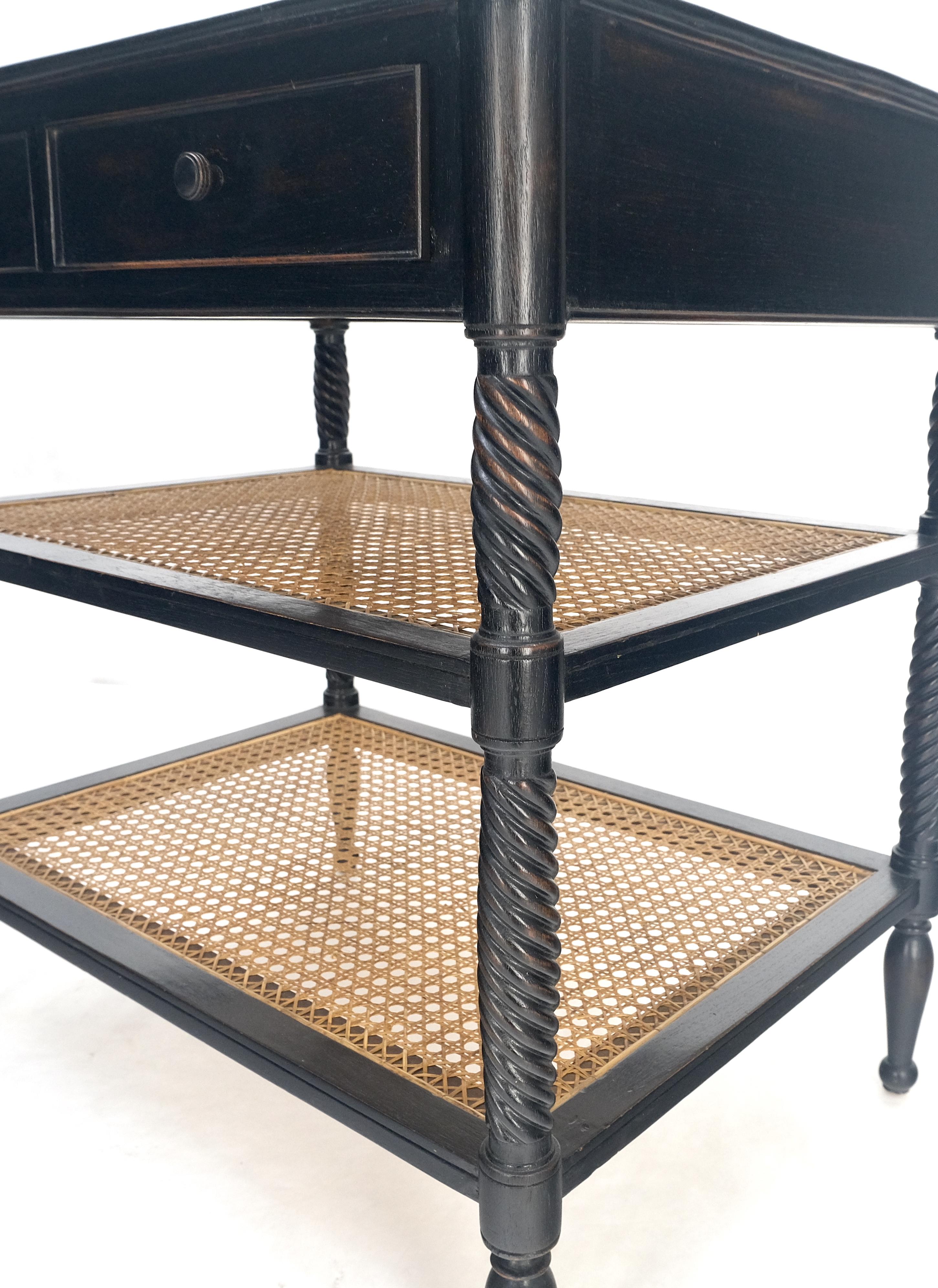 Mesa auxiliar grande ebonizada de dos cajones y 3 niveles con estante de caña y patas de cuerda retorcida tallada Estadounidense en venta