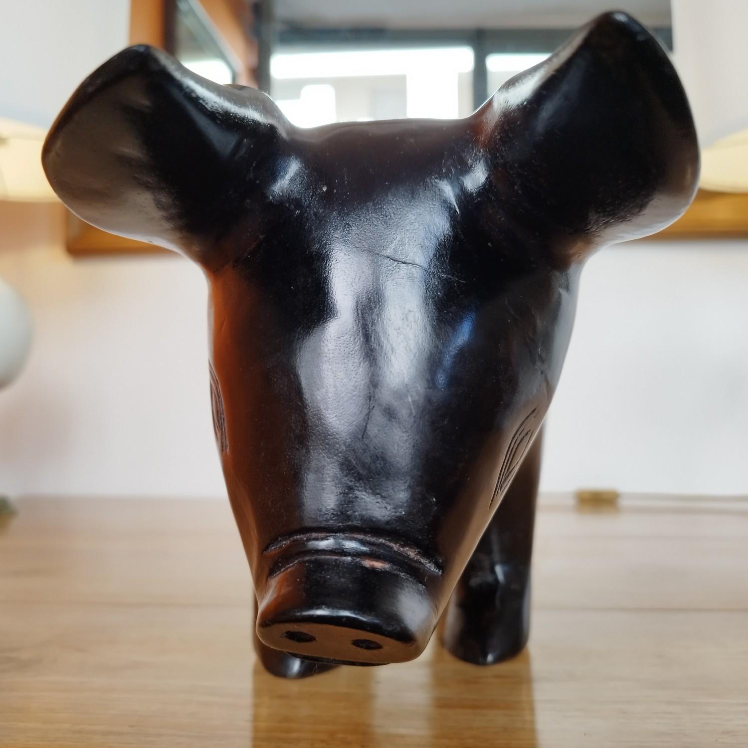 Large ebonized wood pig In Good Condition In NANTES, FR