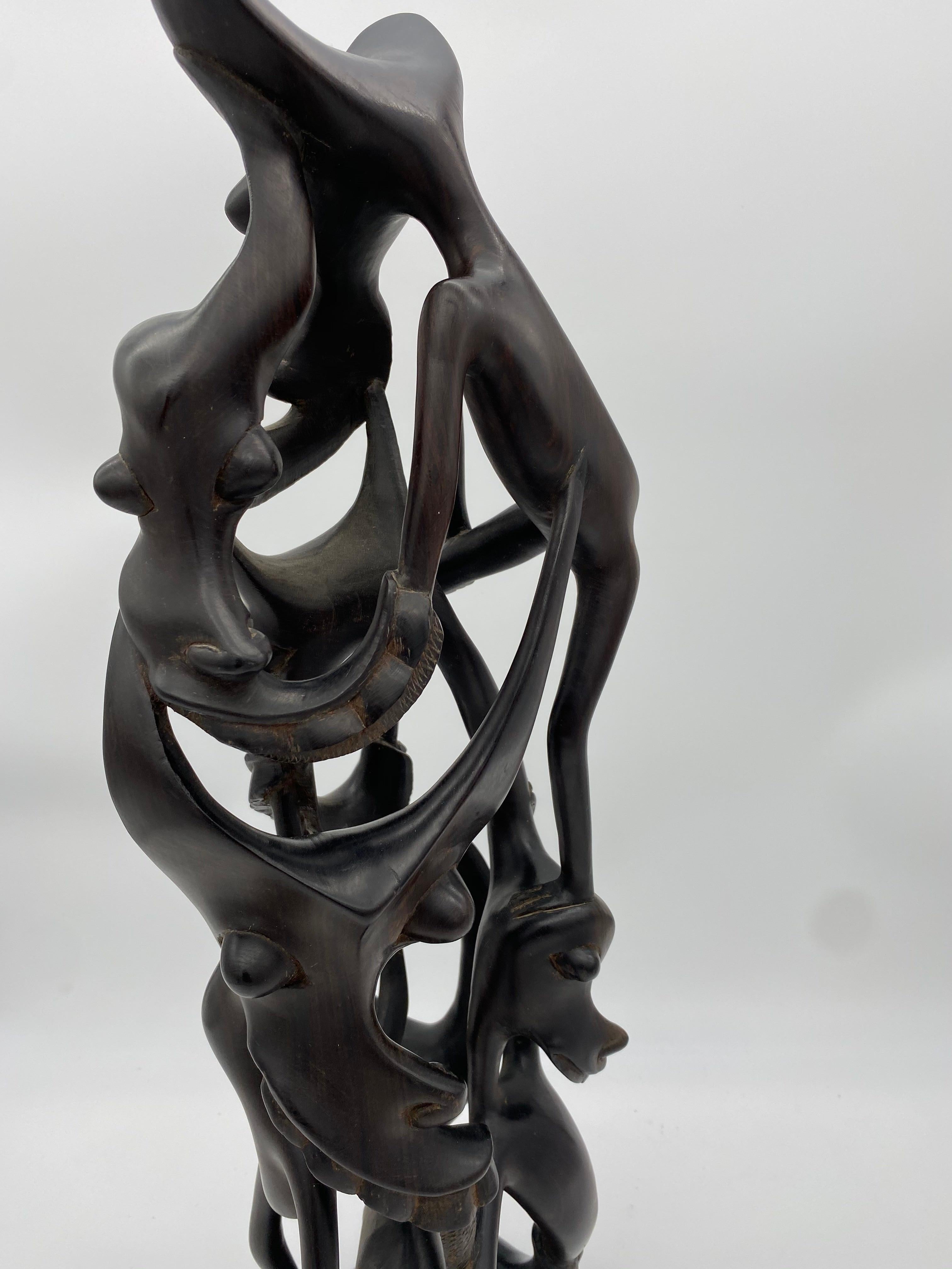 Sculpté Grande sculpture africaine en bois d'ébène en vente