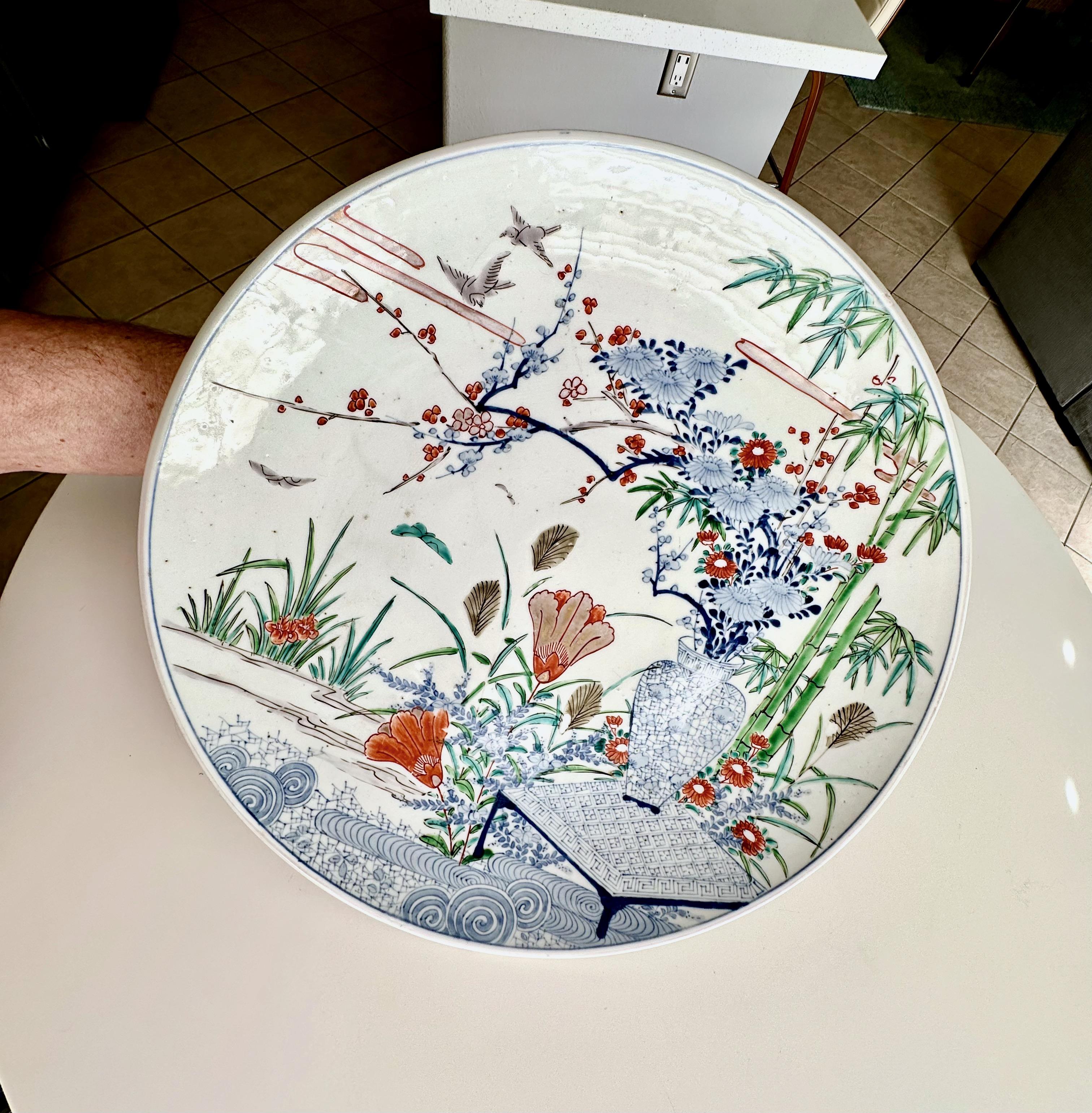 Große Edo Japanese Arita Porzellan Charger (Japanisch) im Angebot