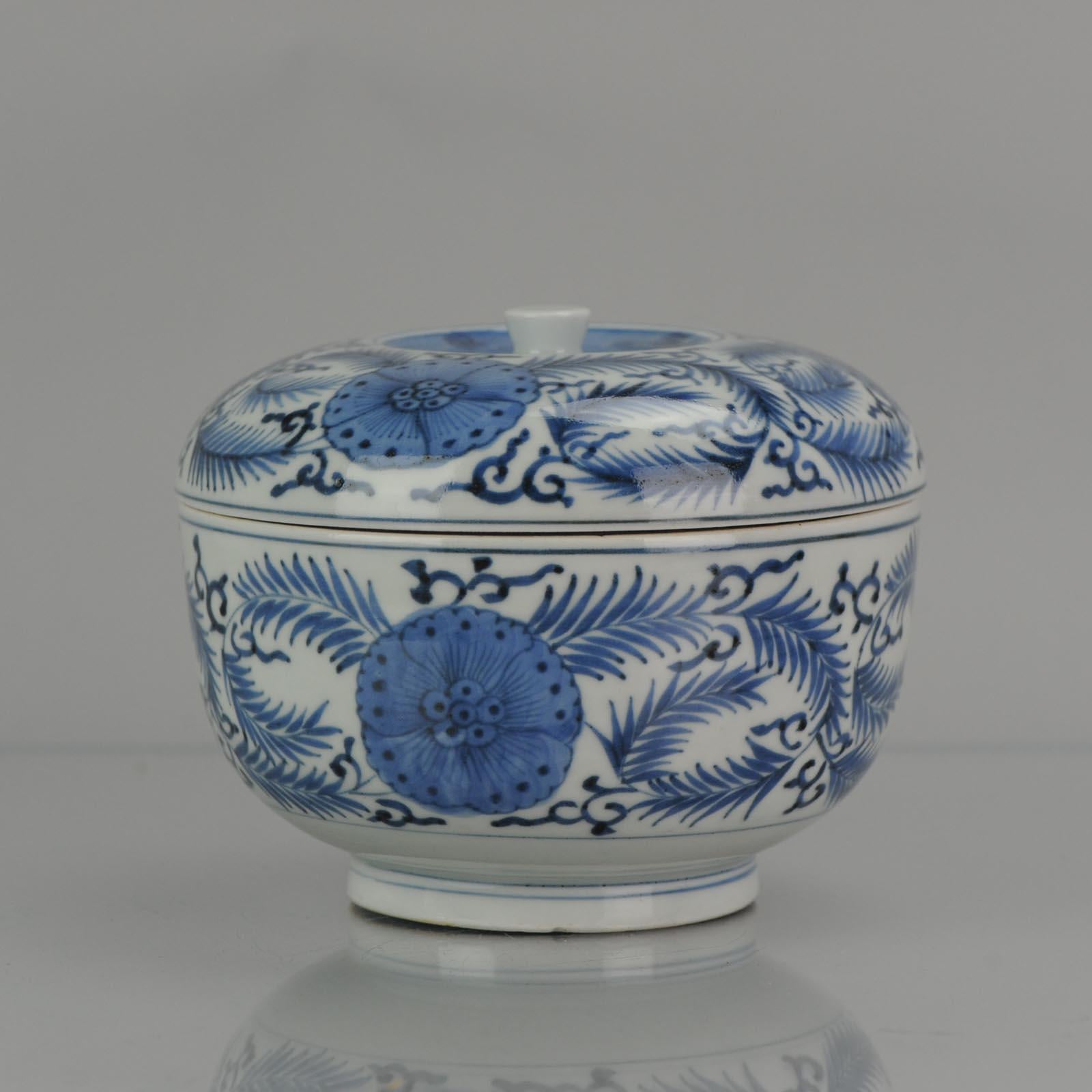 18th Century and Earlier Large Edo Period 17-18th C Japanese Porcelain Arita Bowl Flowers and Branches