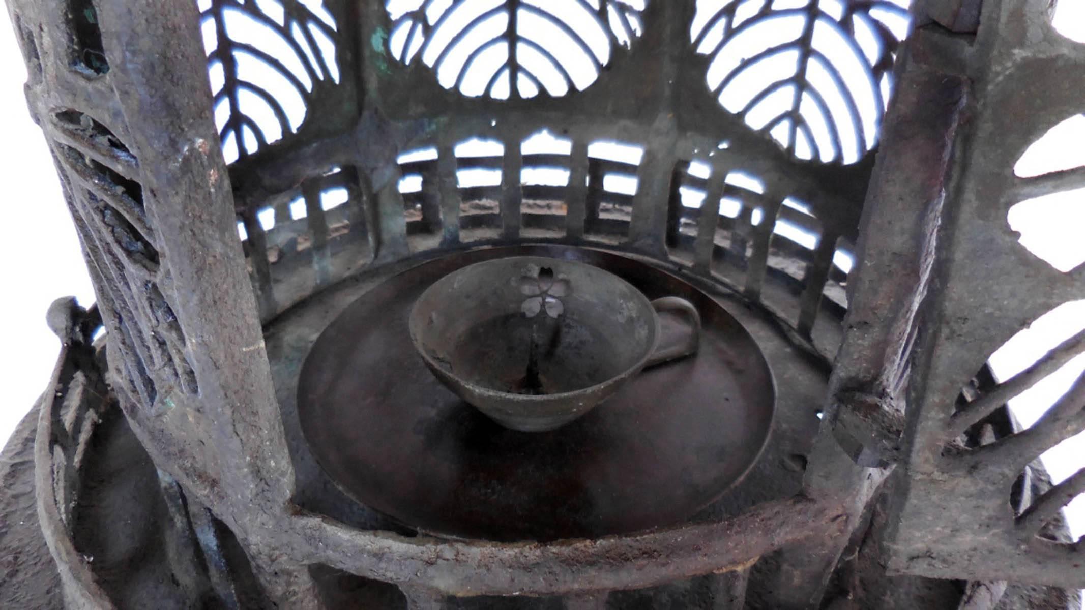 Large Edo Period Bronze Lantern 8
