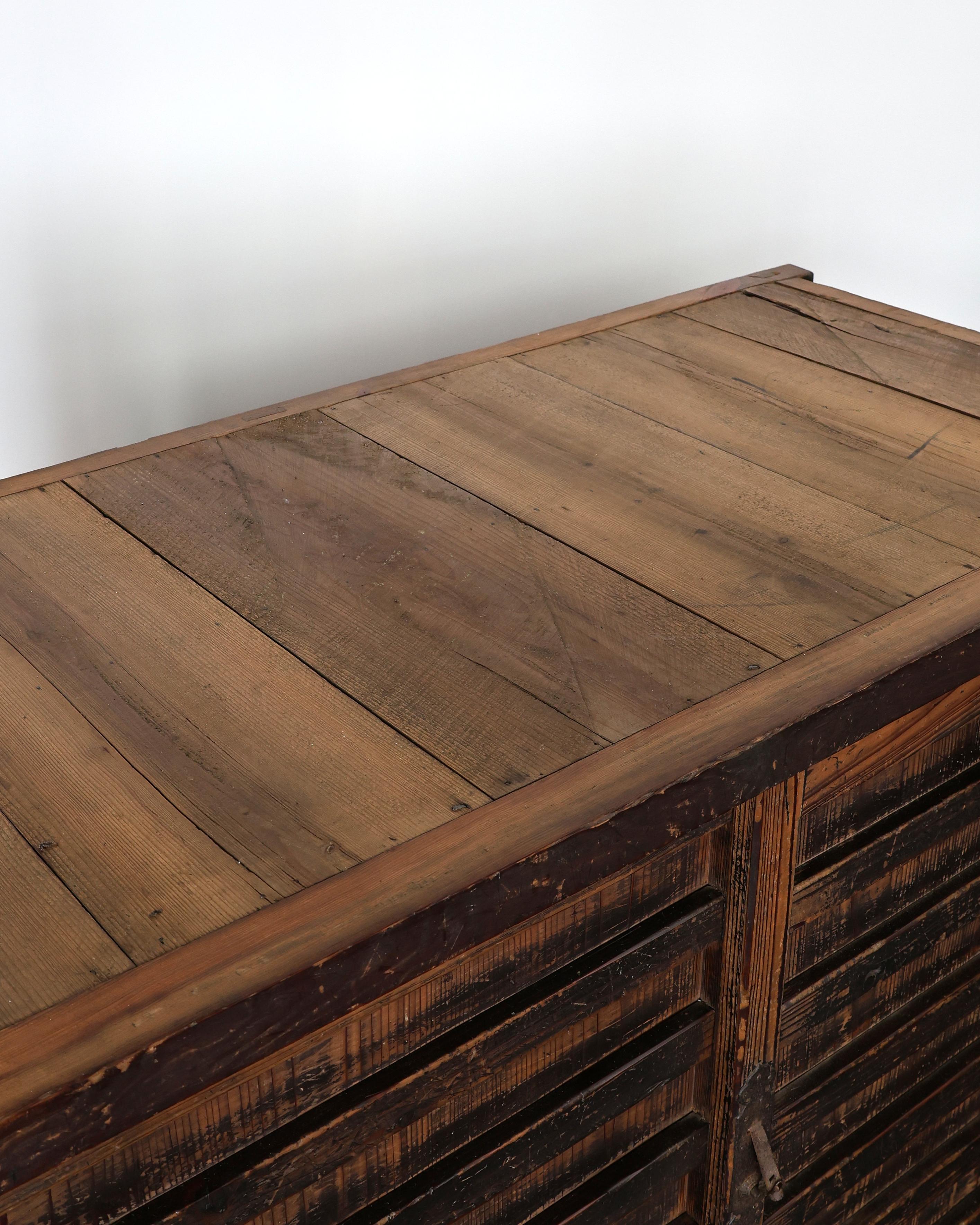Grande tansu/sideboard giapponese del periodo Edo Wabi Sabi in vendita 2