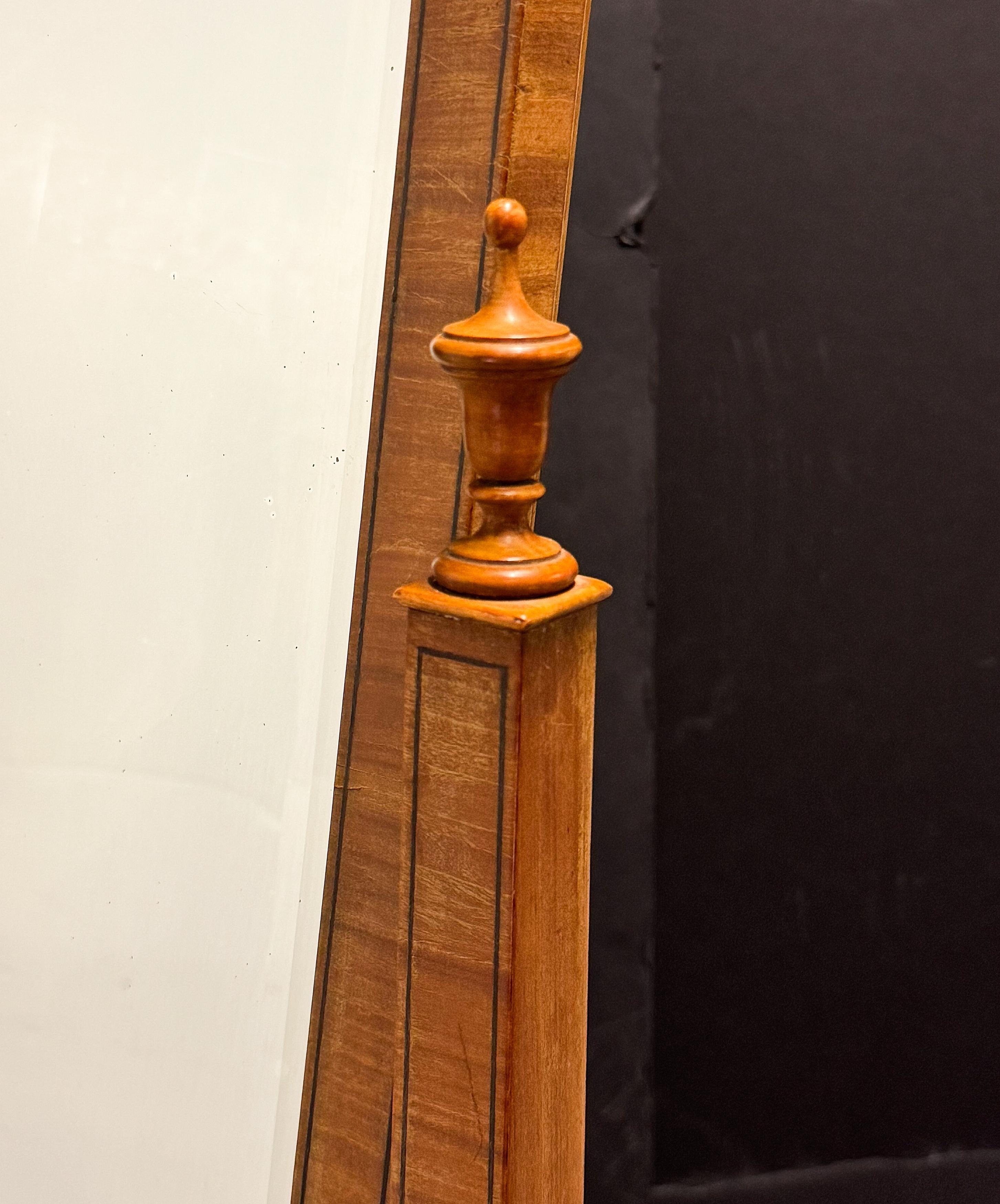 Francese Grande specchio chevale o da toeletta edoardiano in legno di raso proveniente dall'Inghilterra in vendita