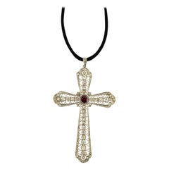 Große edwardianische Diamant- und Granat-Kreuz-Anhänger-Halskette