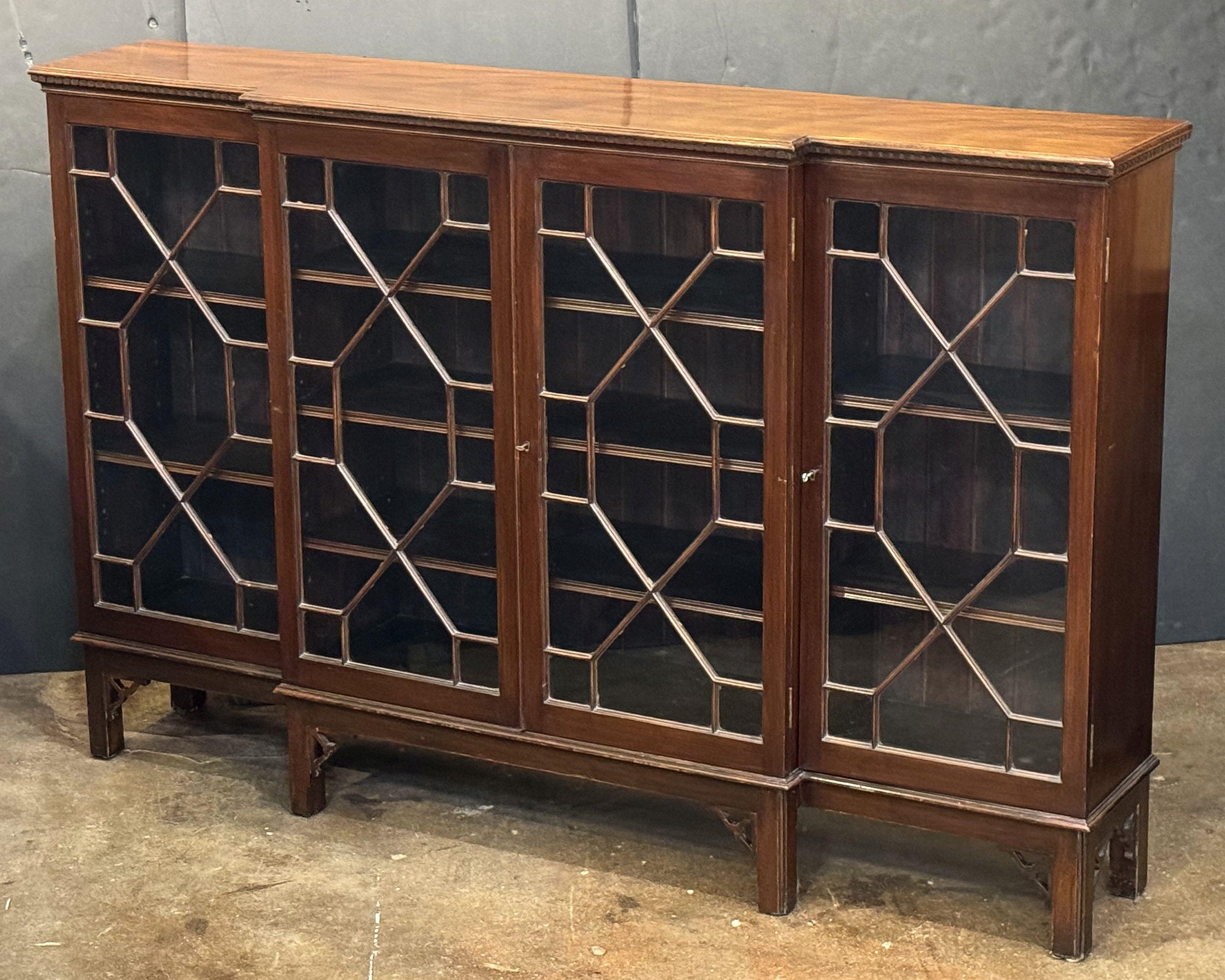 Large Edwardian Era Breakfront Bookcase of Mahogany with Astragal Glazed Doors In Good Condition In Austin, TX
