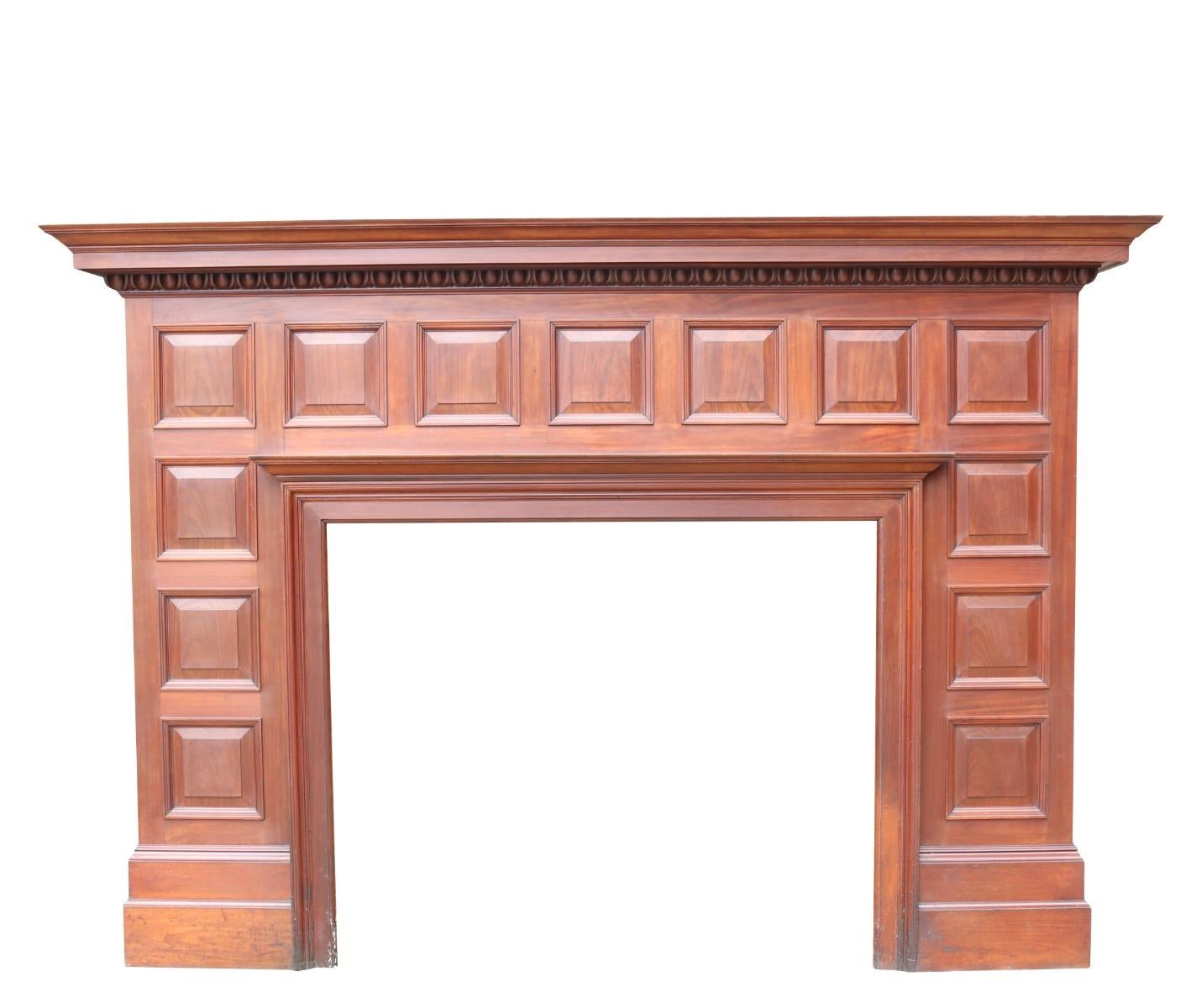 A very good quality English surround. The finish is in excellent condition. Reclaimed from a large country house in Staffordshire.

Measures: Height 188.5 cm

Width 272.5 cm (top) 247.5 cm (base)

Depth 54.5 cm

Opening height 114.5