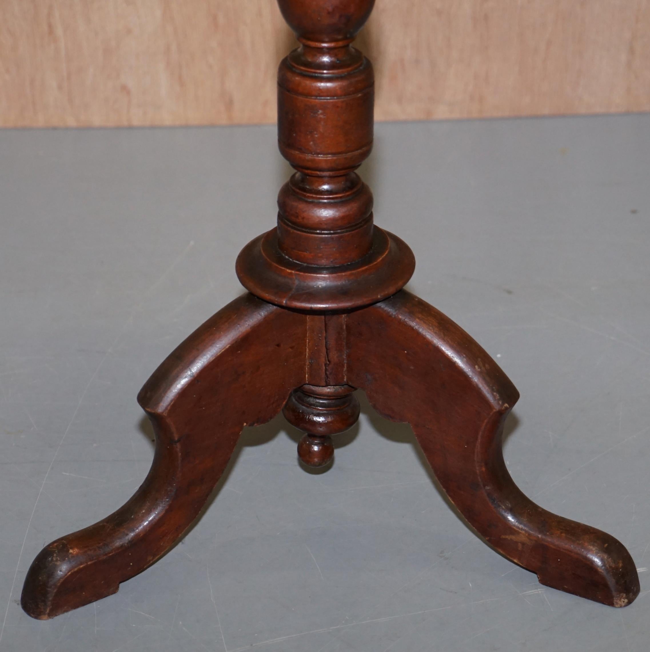 Early 20th Century Large Edwardian Period English Solid Oak Side End Lamp Wine Occasional Table