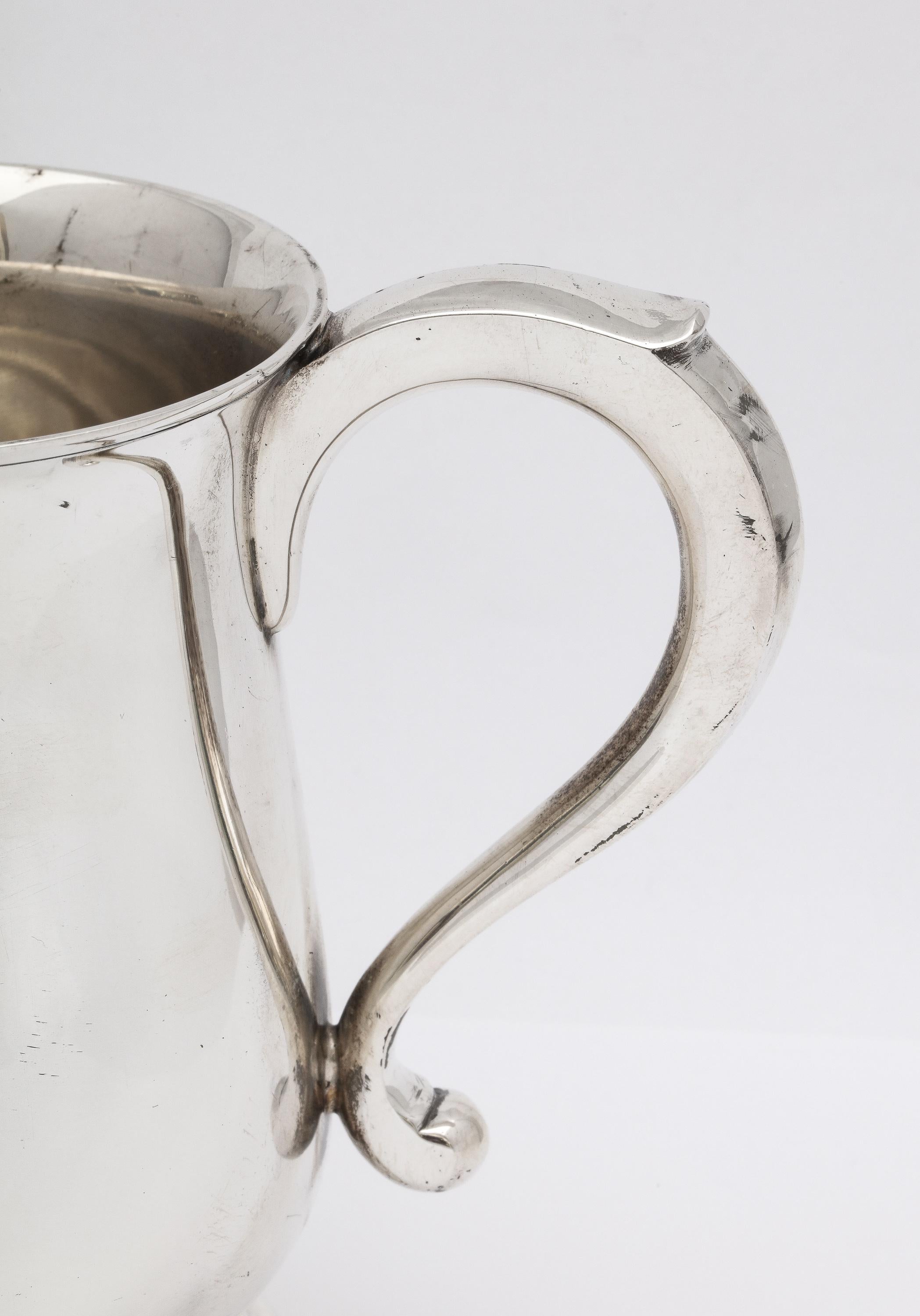 Large Edwardian Period Sterling Silver George III Style Tankard In Good Condition In New York, NY