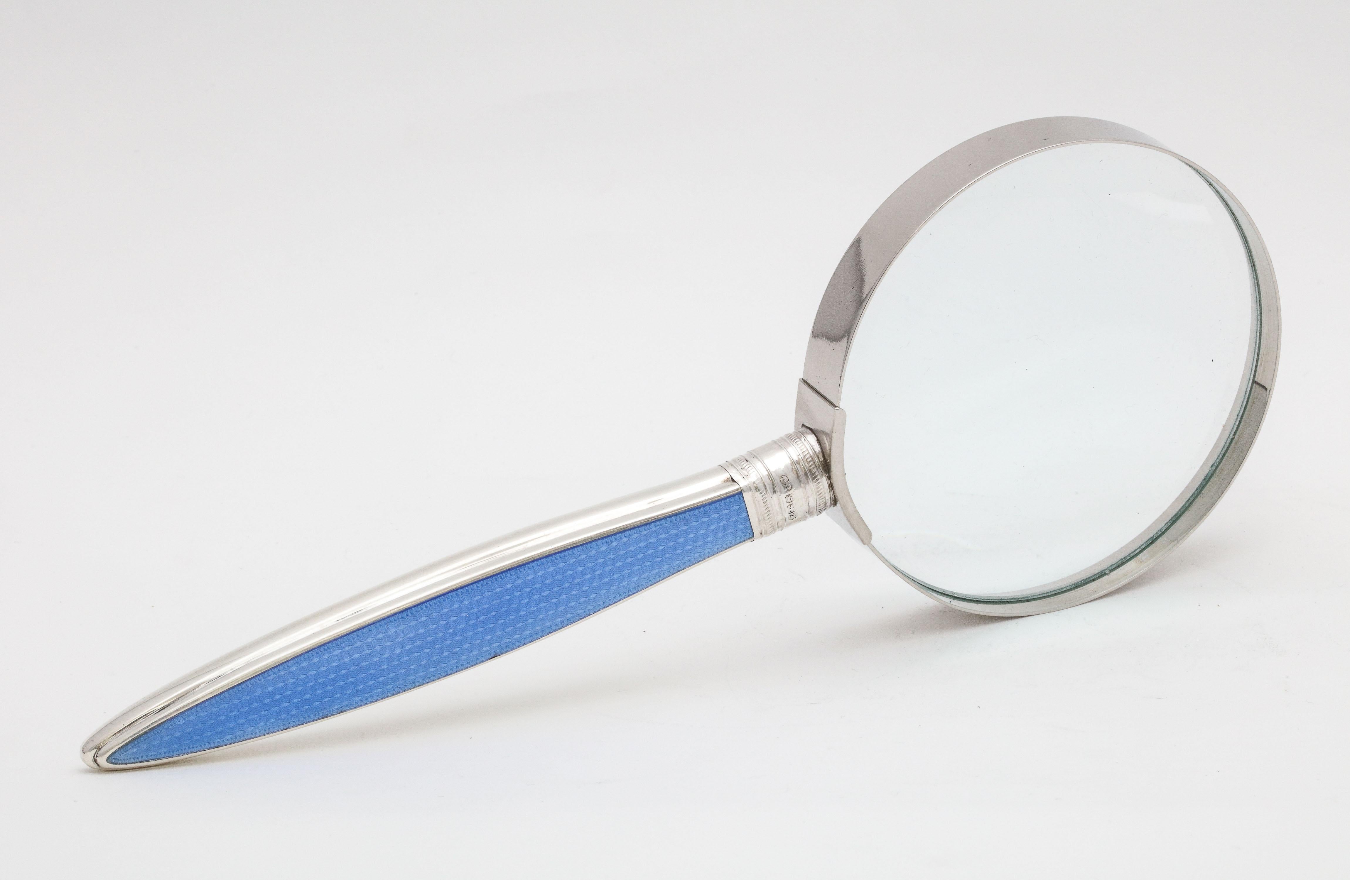 Large Edwardian Sterling Silver and Blue Enamel-Mounted Magnifying Glass In Good Condition In New York, NY