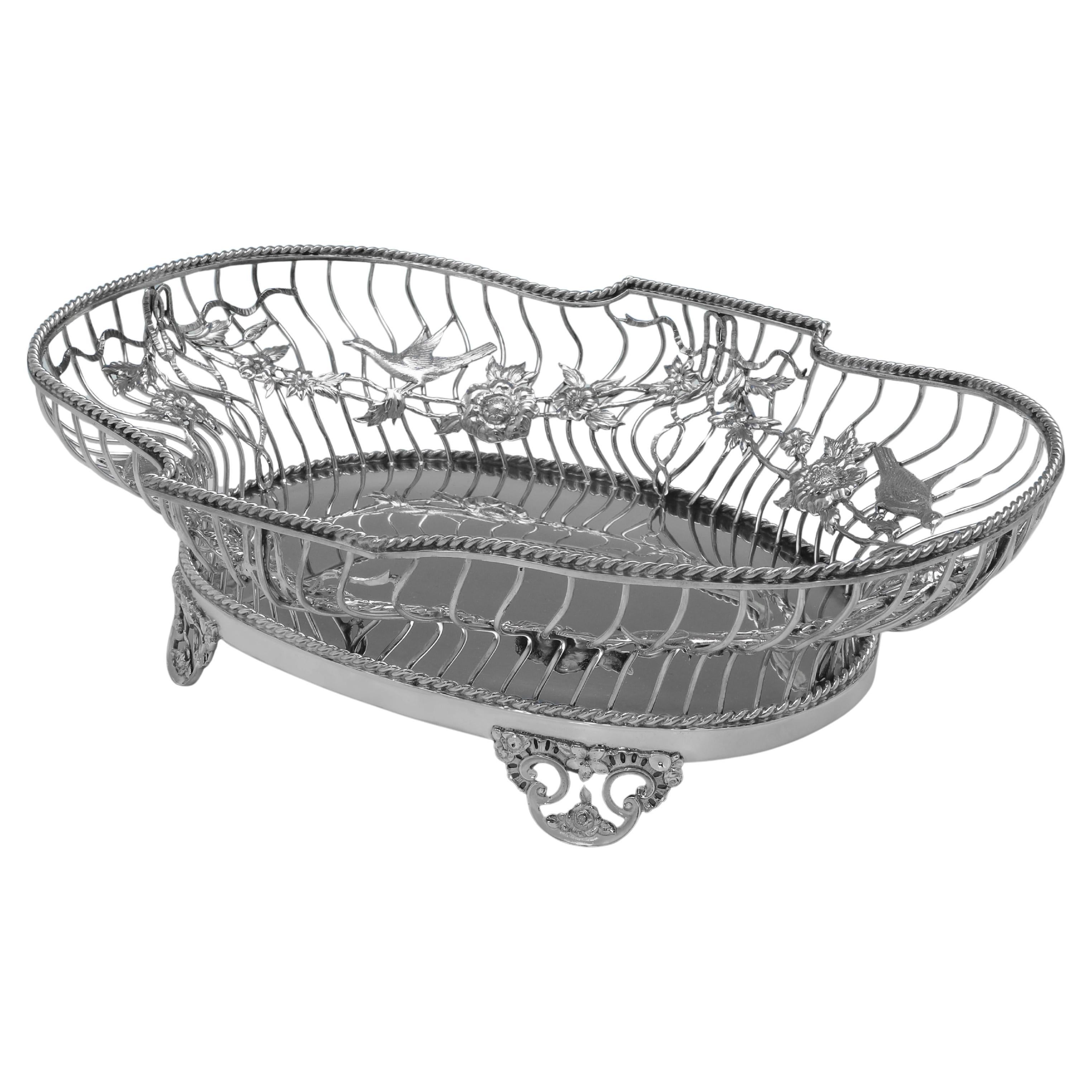 Gran plato eduardiano de plata de ley fabricado por Elkington & Co. en 1908